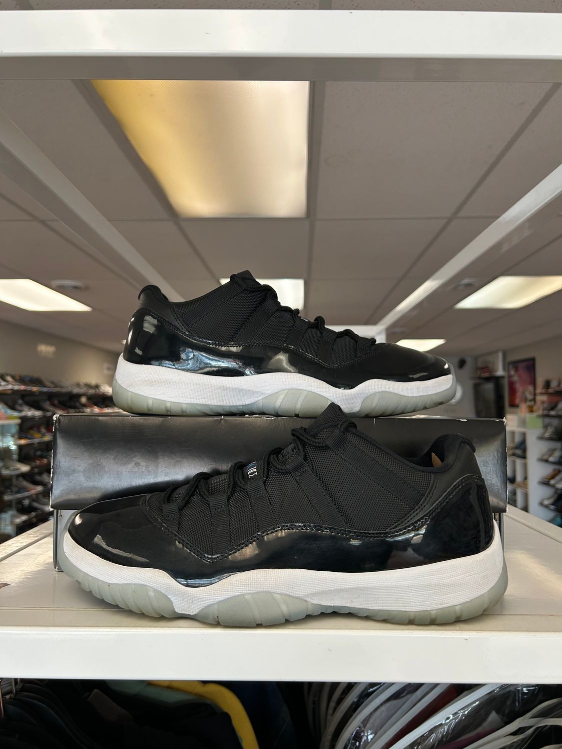 PO AIR JORDAN 11 RETRO LOW SPACE JAM SIZE 12.5