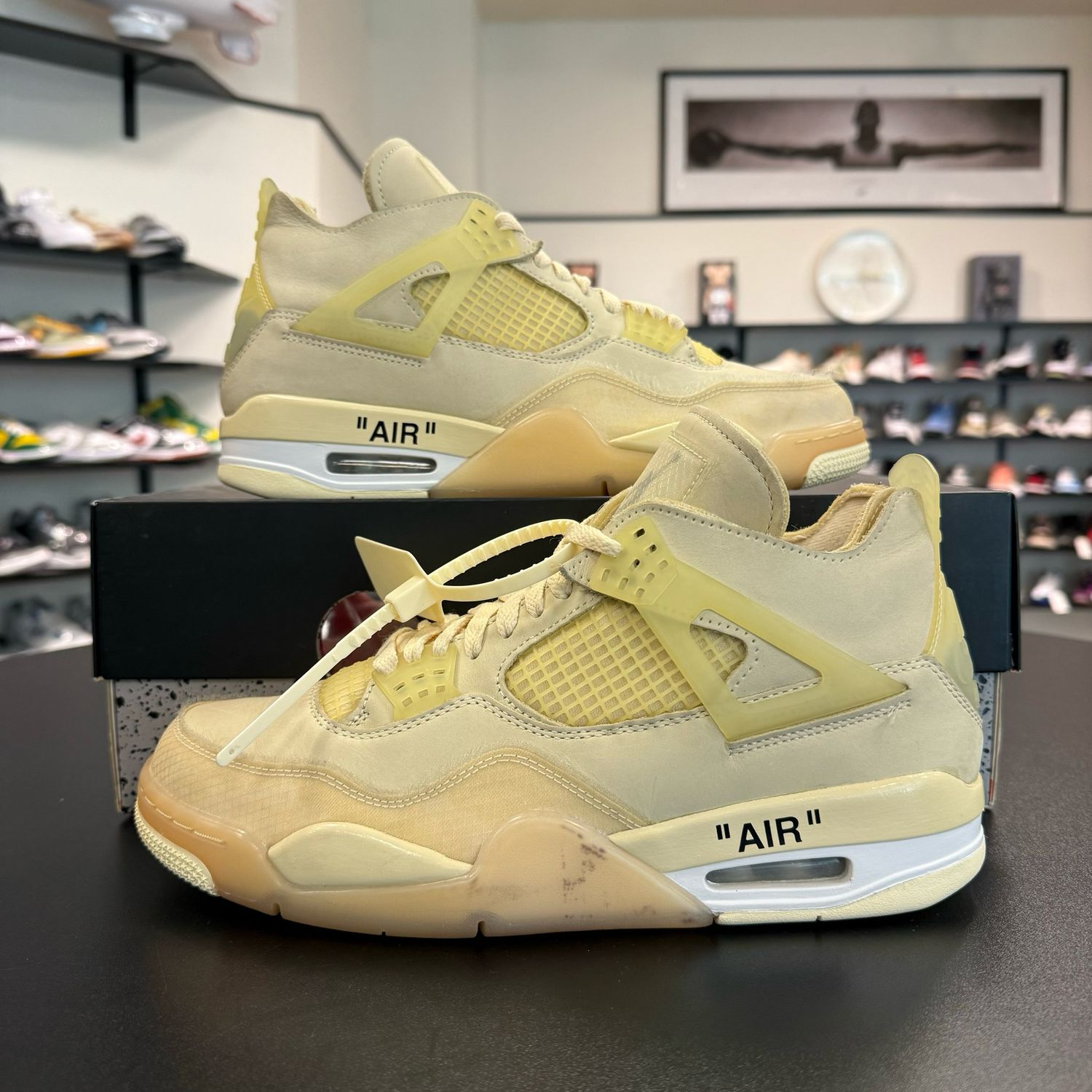 PO AIR JORDAN 4 OFF-WHITE SAIL SIZE 9.5