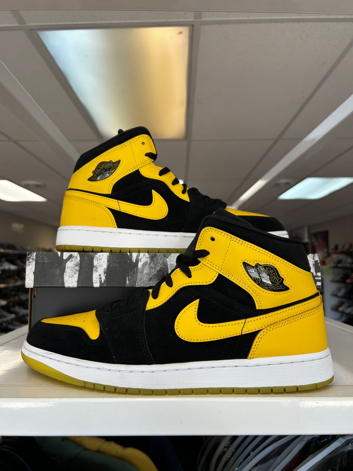 PO AIR JORDAN 1 MID NEW LOVE (2025) SIZE 12.5