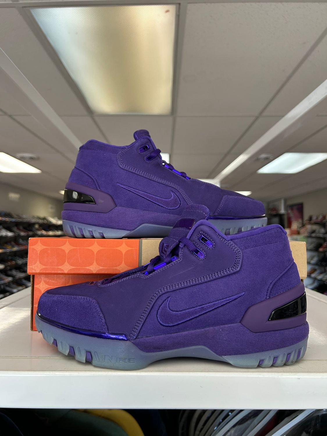 PO NIKE AIR ZOOM GENERATION COURT PURPLE SUEDE SIZE 8