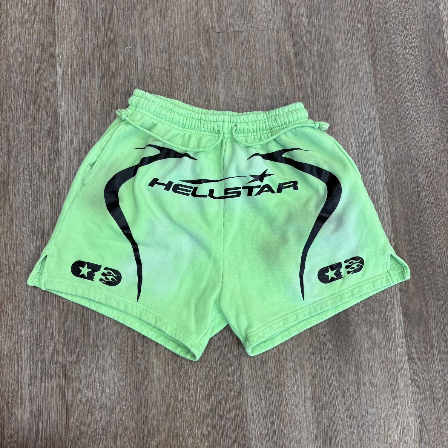 PO HELLSTAR GREEN SWEAT SHORTS SIZE M