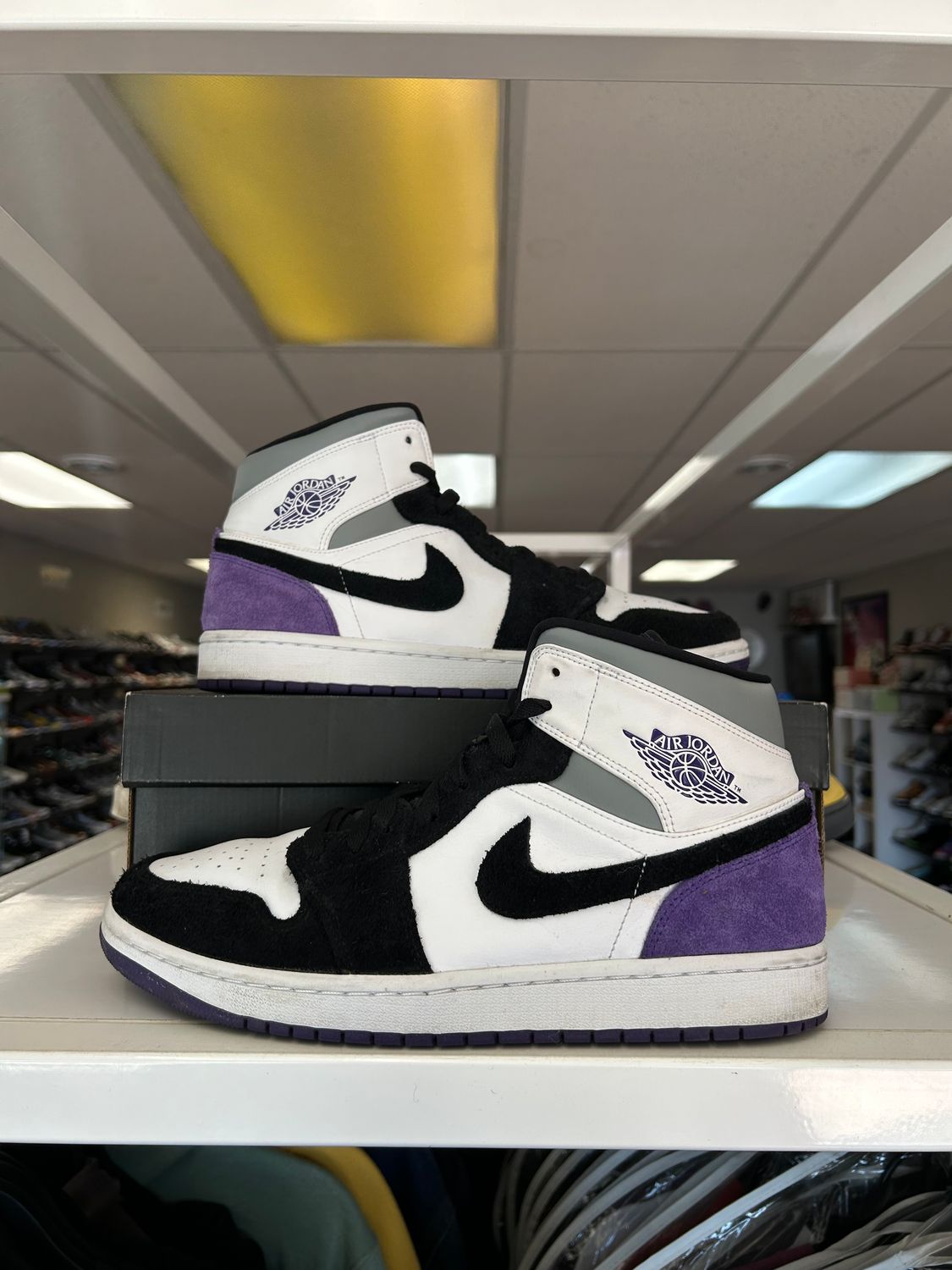 PO AIR JORDAN 1 MID SE PURPLE SIZE 11