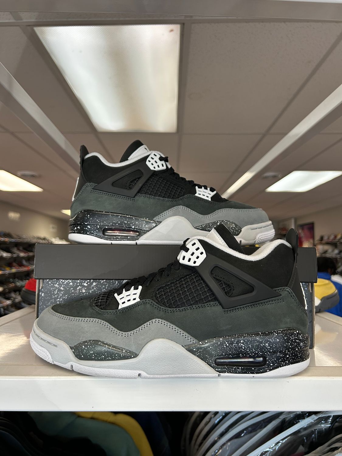 PO AIR JORDAN 4 RETRO FEAR (2024) SIZE 9
