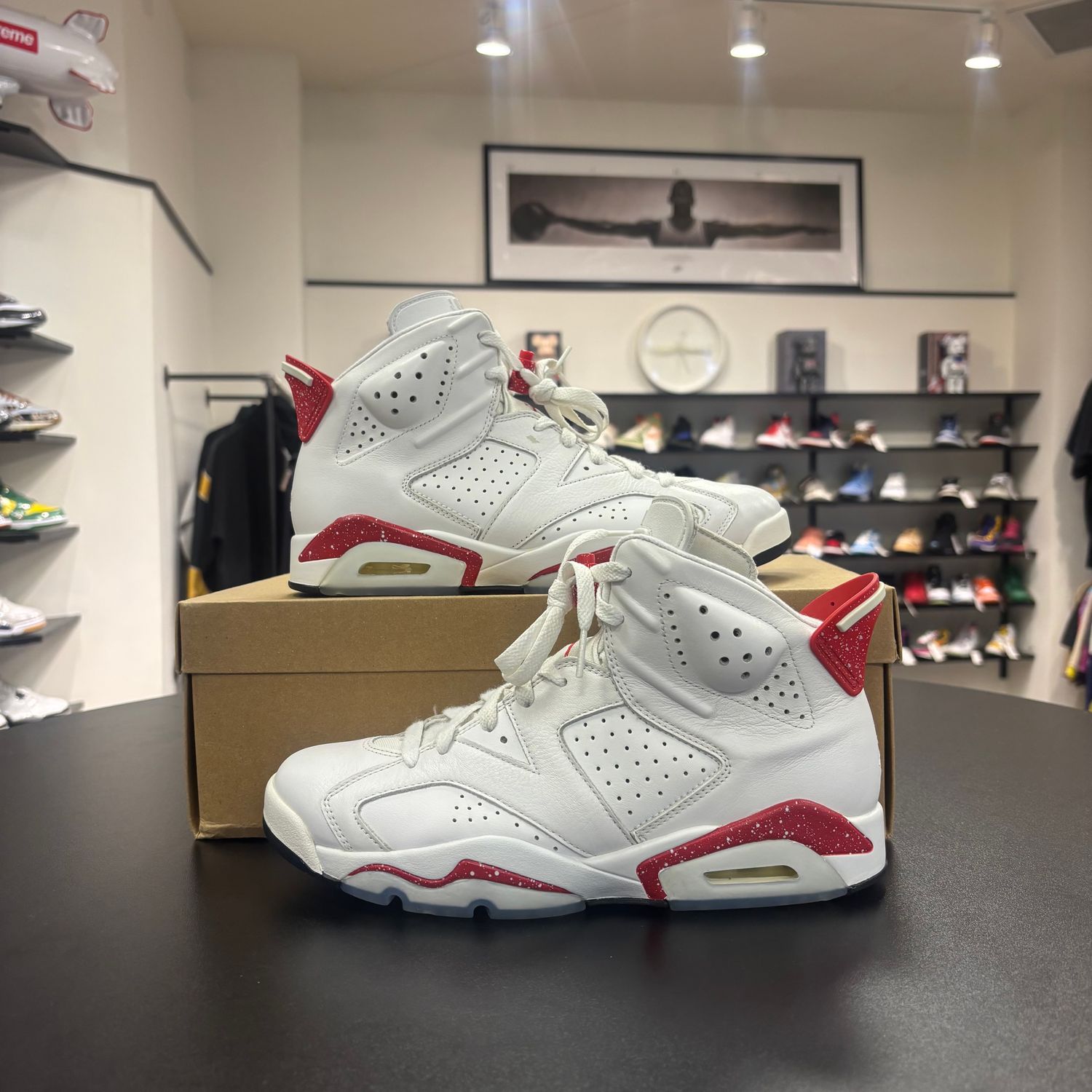 PO NB AIR JORDAN 6 RED OREO SIZE 8.5