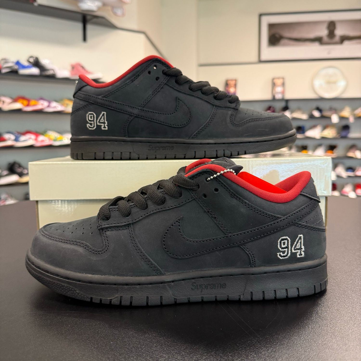 NEW NIKE SB DUNK LOW SUPREME BLACK