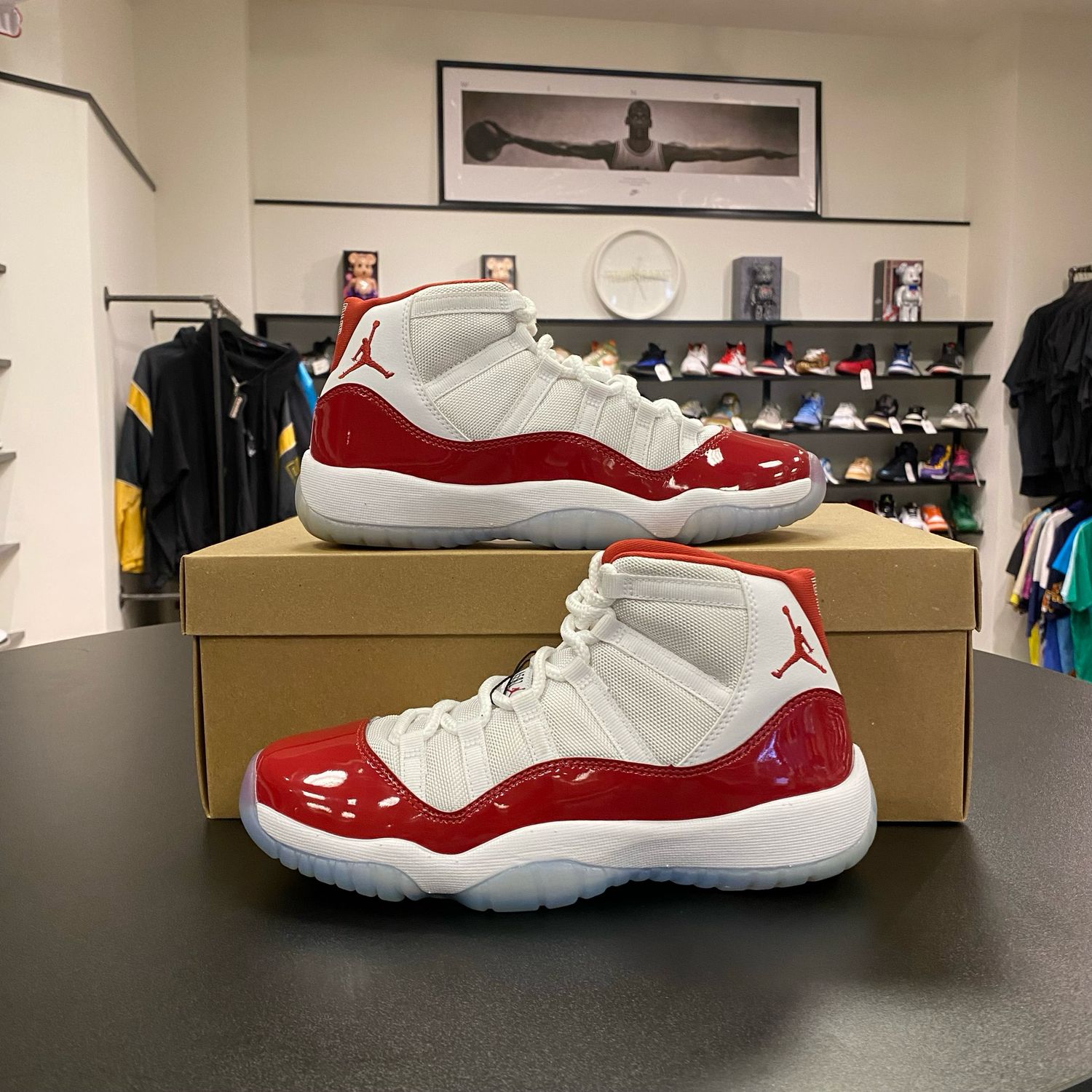 PONB AIR JORDAN 11 CHERRY SIZE 6Y