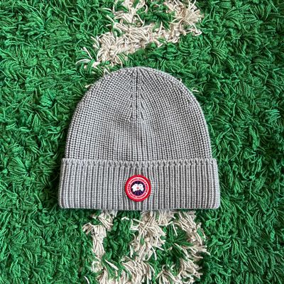 PO CANADA GOOSE ARCTIC DISC KNITTED WOOL BEANIE SIZE O/S