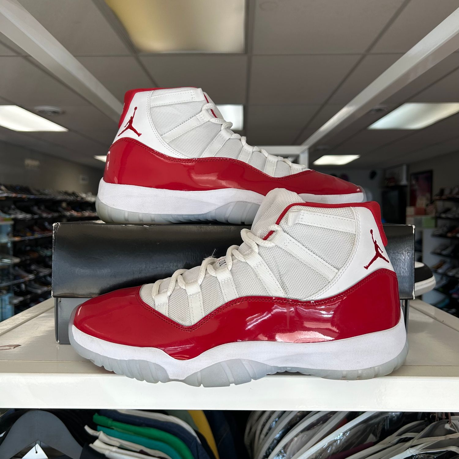 PO AIR JORDAN 11 CHERRY (2022) SIZE 11.5