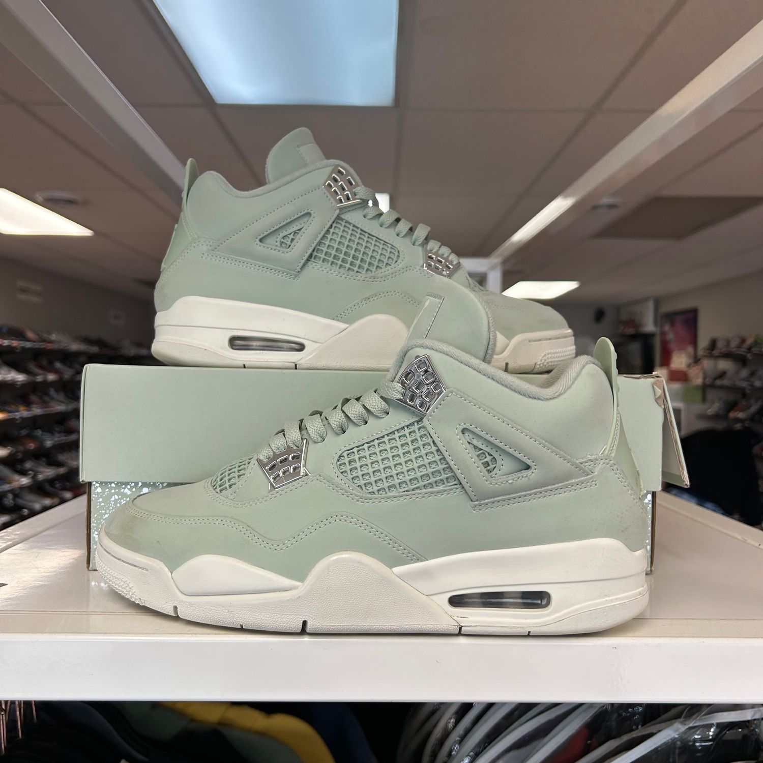 PO AIR JORDAN 4 SEAFOAM SAIL (WOMENS) SIZE 11.5W
