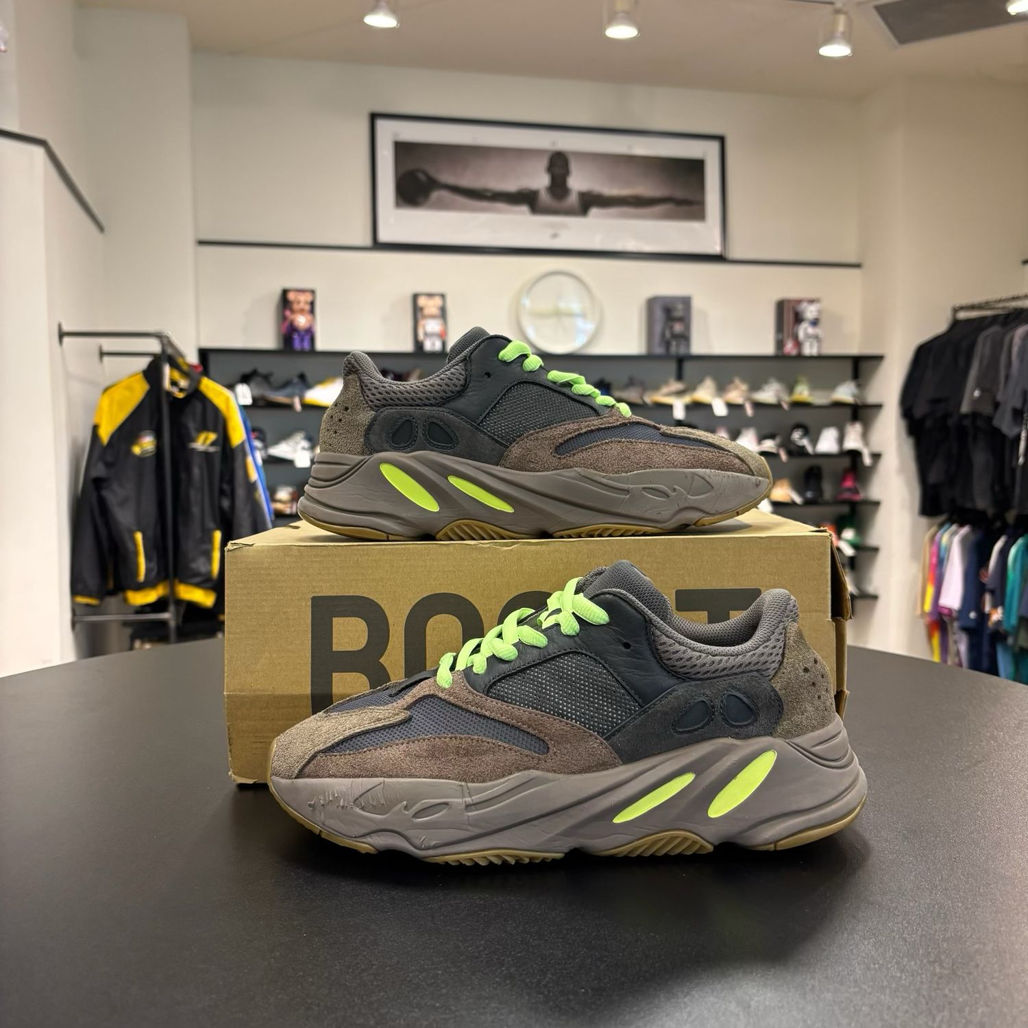 PO2 ADIDAS YEEZY 700 MAUVE SIZE 9.5
