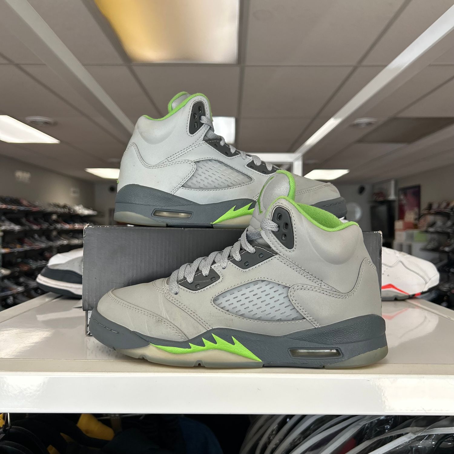 PO AIR JORDAN 5 RETRO GREEN BEAN (2022) (GS) SIZE 5.5Y
