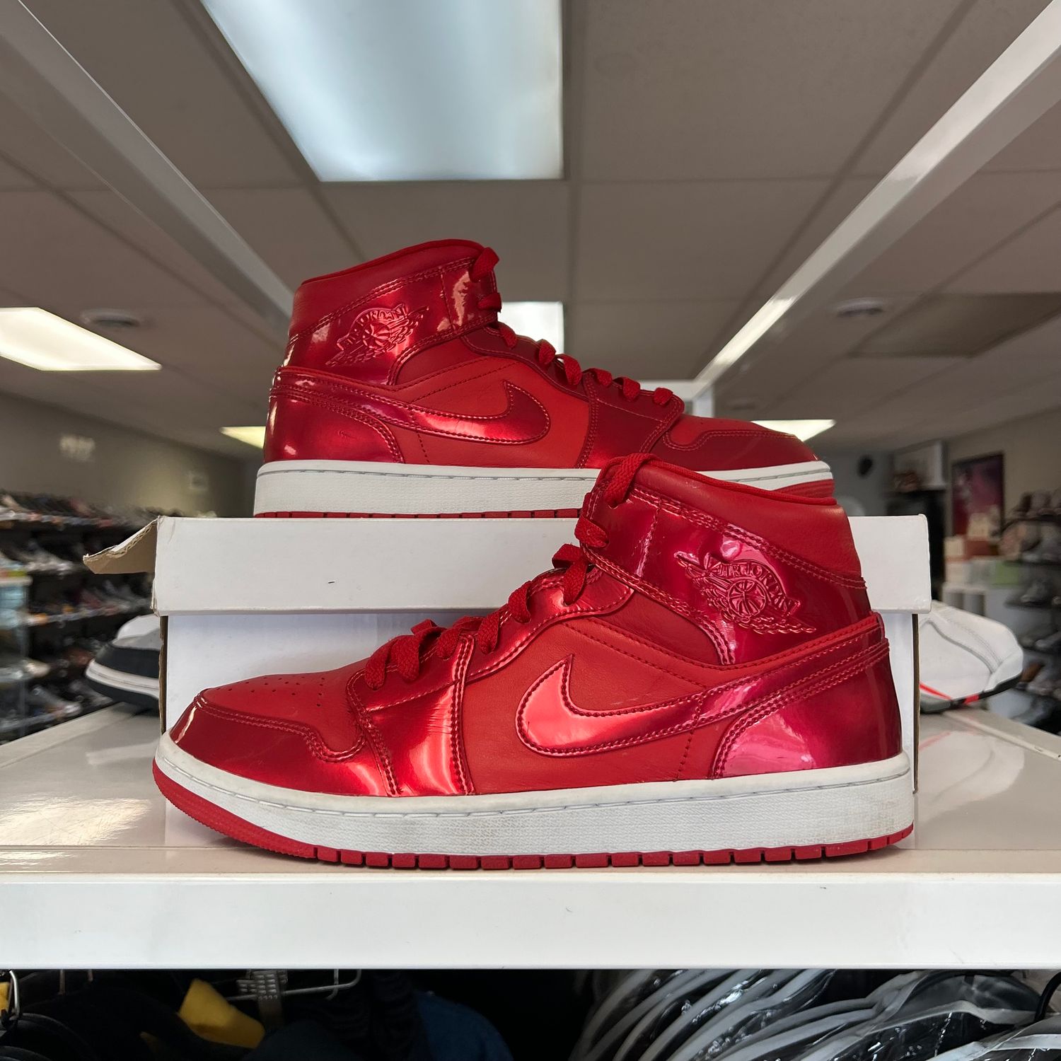 PO AIR JORDAN 1 MID SE POMEGRANTE (WOMENS) SIZE 11W
