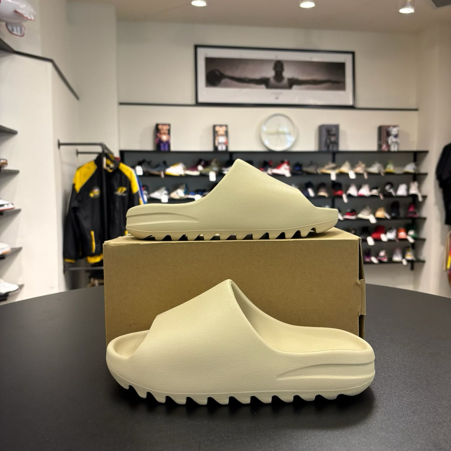 PO3 ADIDAS YEEZY SLIDE BONE SIZE 9