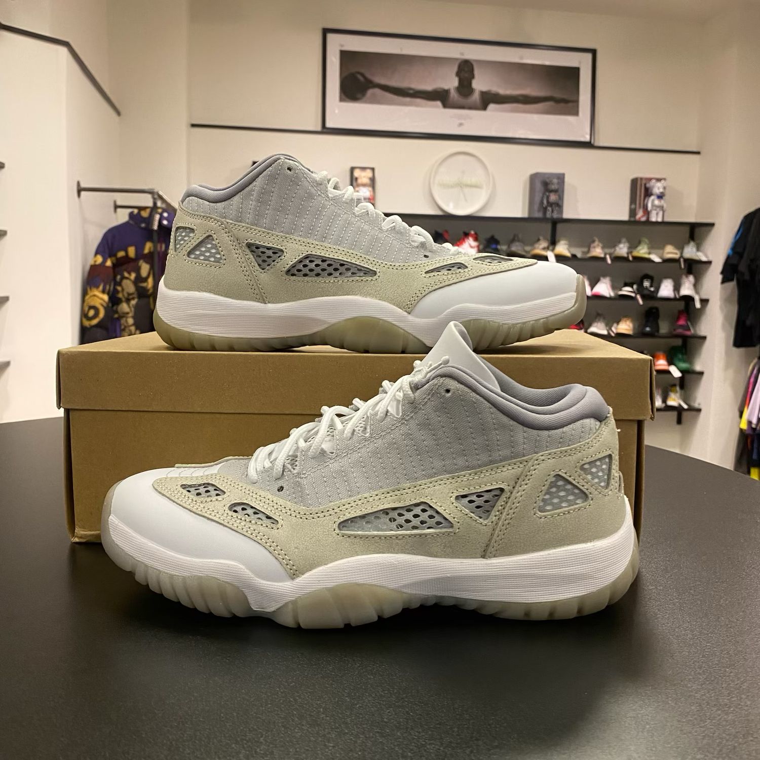 PONB AIR JORDAN 11 IE LIGHT OREWOOD BROWN SIZE 9