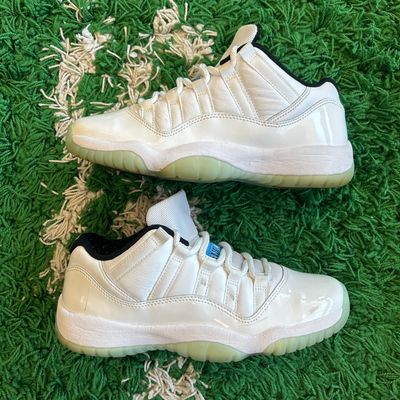 PO AIR JORDAN 11 RETRO LOW LEGEND BLUE (GS) SIZE 6.5Y