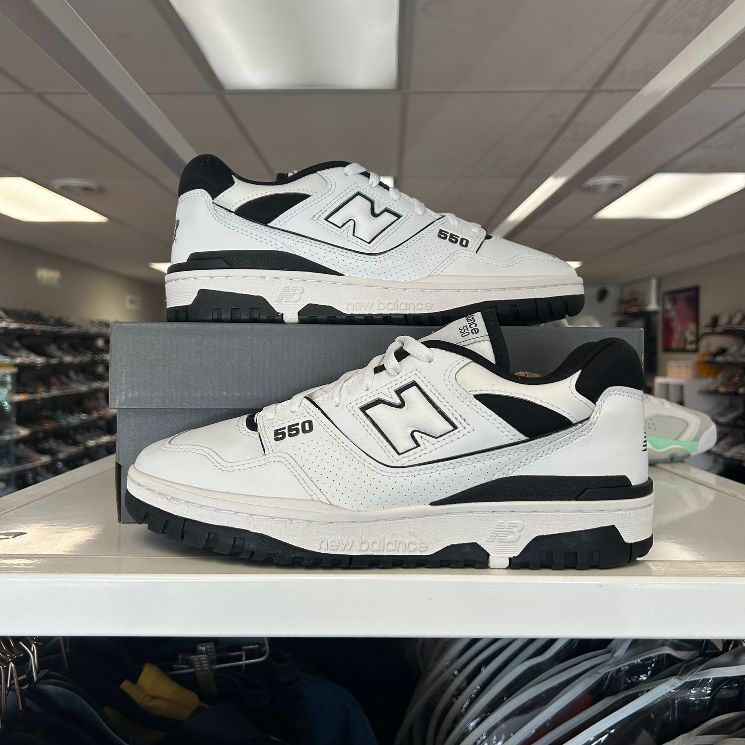 PO NEW BALANCE 550 BLACK WHITE SIZE 10.5