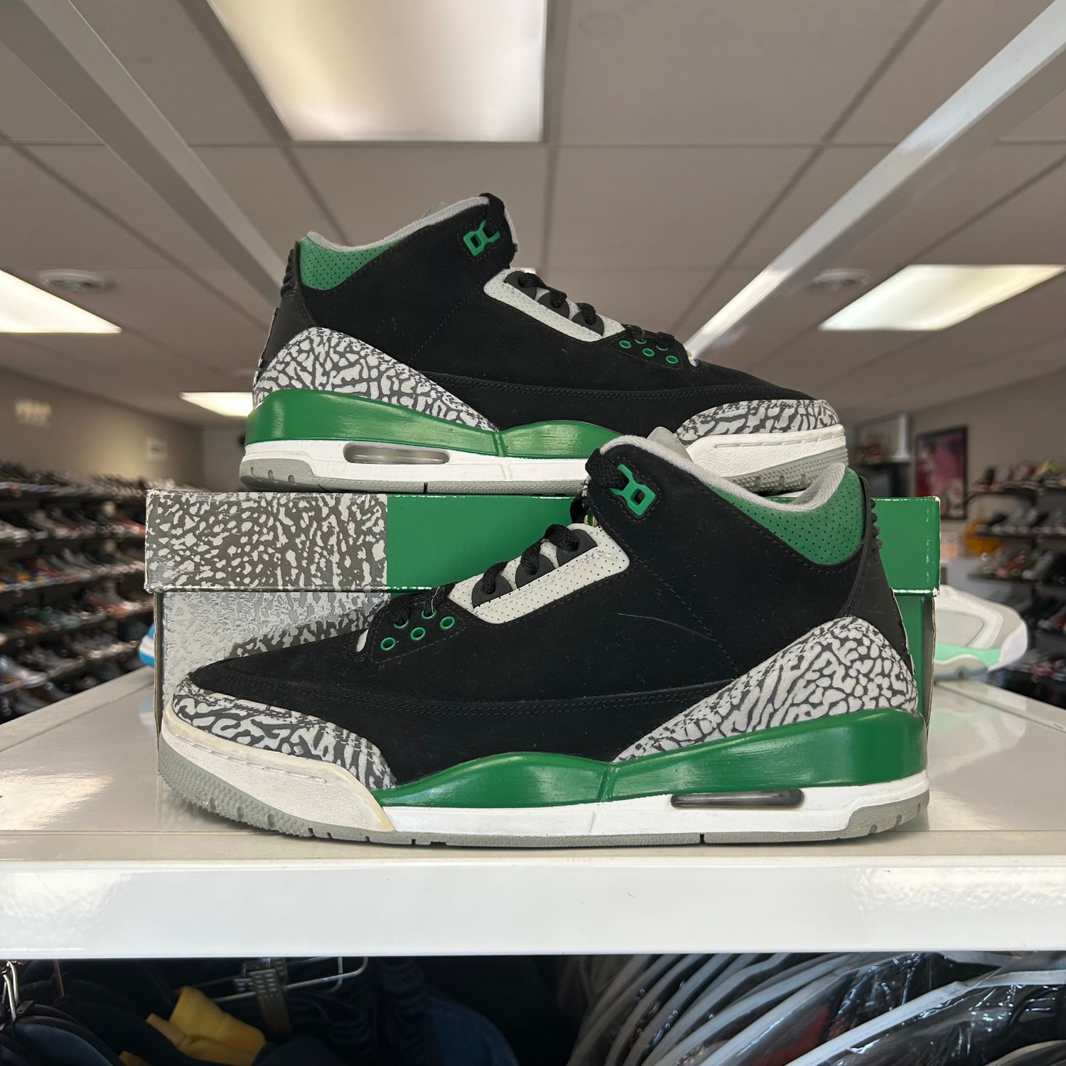 PO AIR JORDAN 3 RETRO PINE GREEN SIZE 9