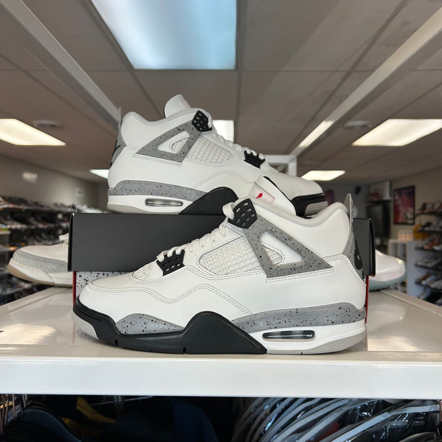 PO AIR JORDAN 4 RETRO WHITE CEMENT (2025) SIZE 8.5