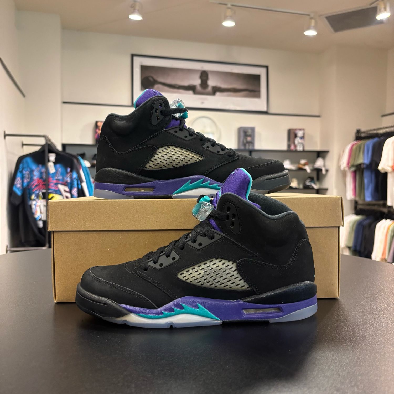 NEW (NO BOX) AIR JORDAN 5 GRAPE (2013) SIZE 6.5Y