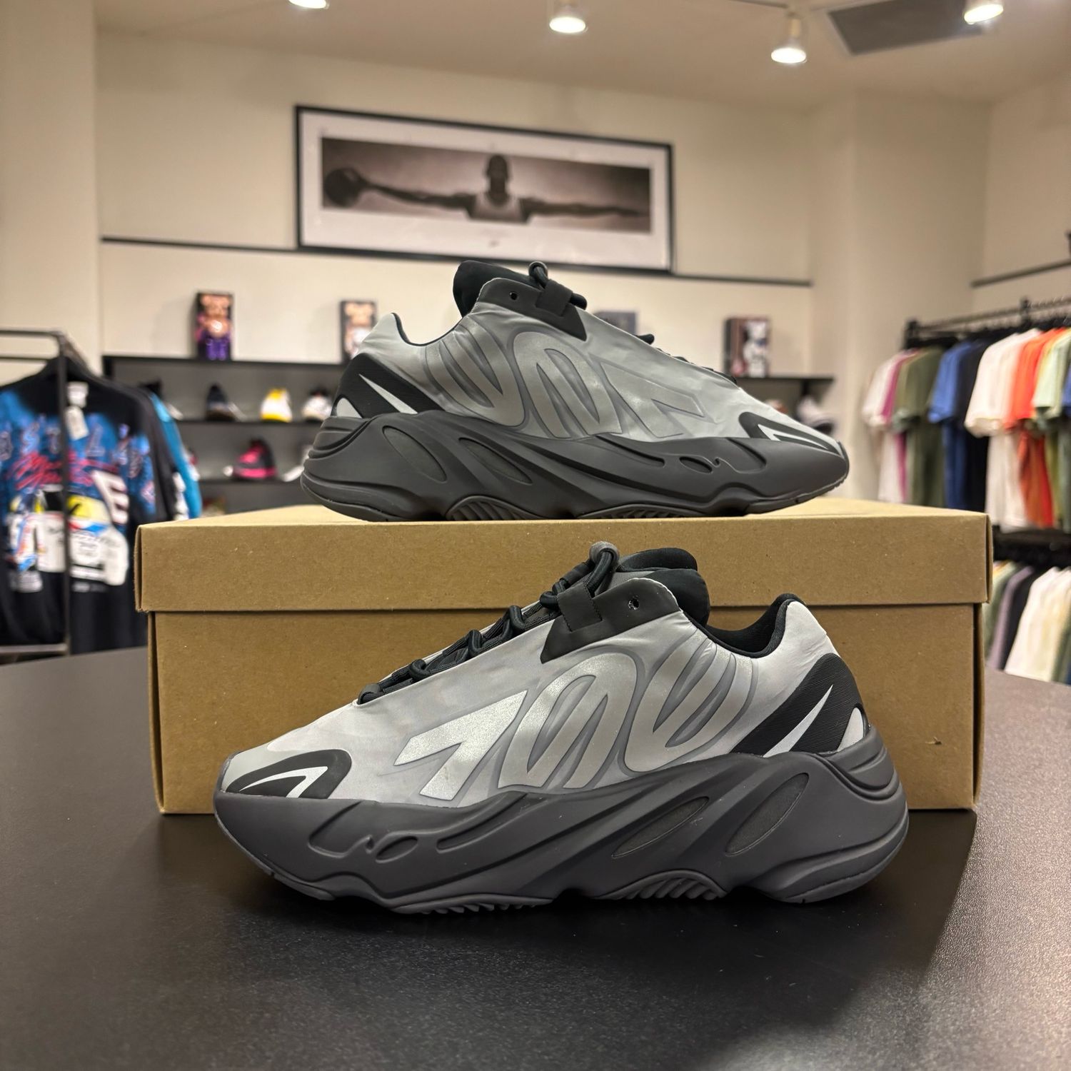 PO NB ADIDAS YEEZY 700 MNVN METALLIC SIZE 5.5