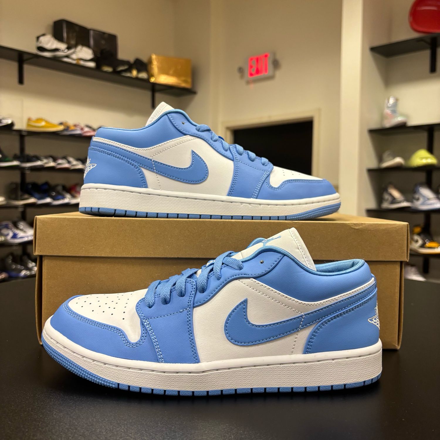 PONB AIR JORDAN 1 LOW UNC SIZE 11W / 9.5