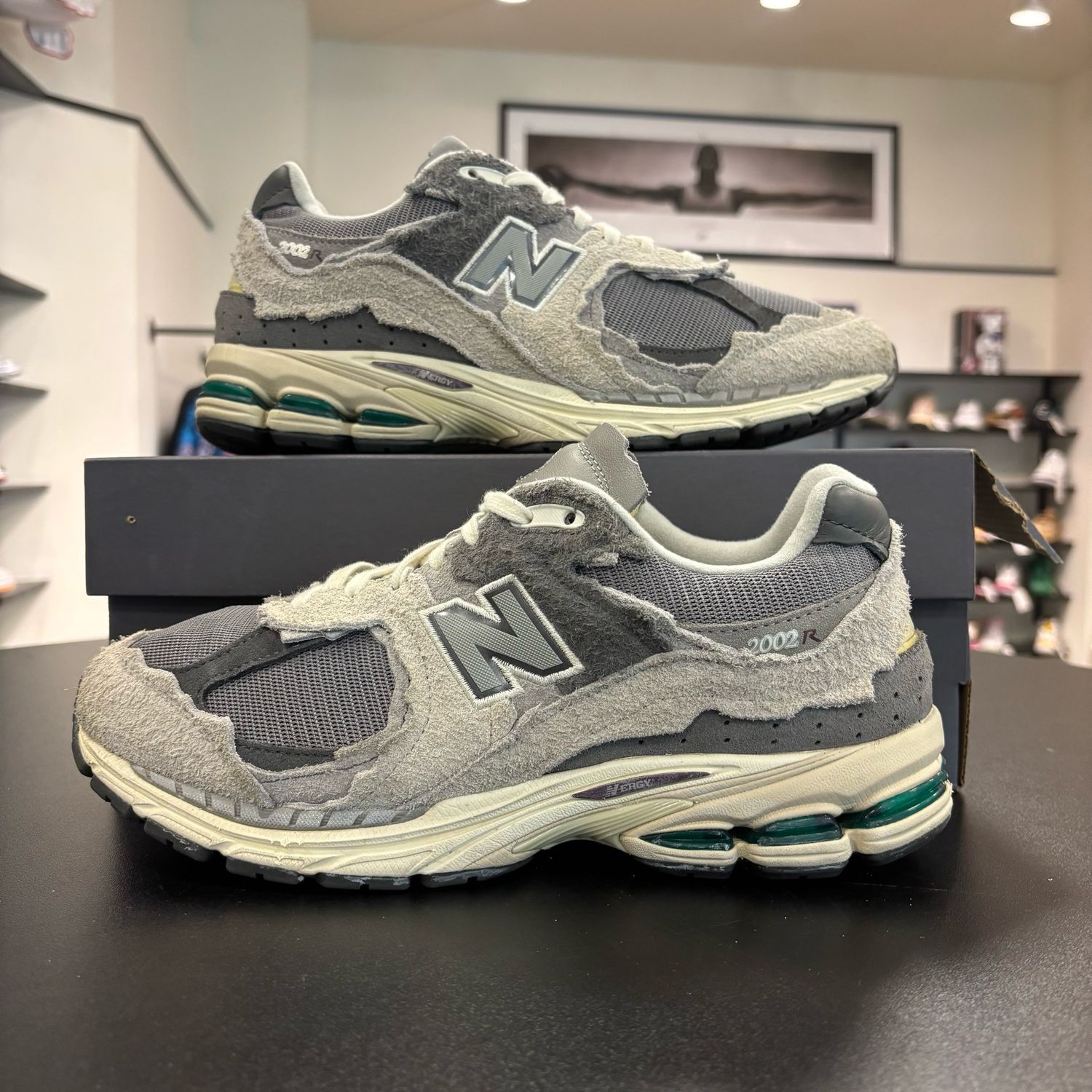 PO NEW BALANCE 2002R PROTECTION PACK RAIN CLOUD SIZE 10