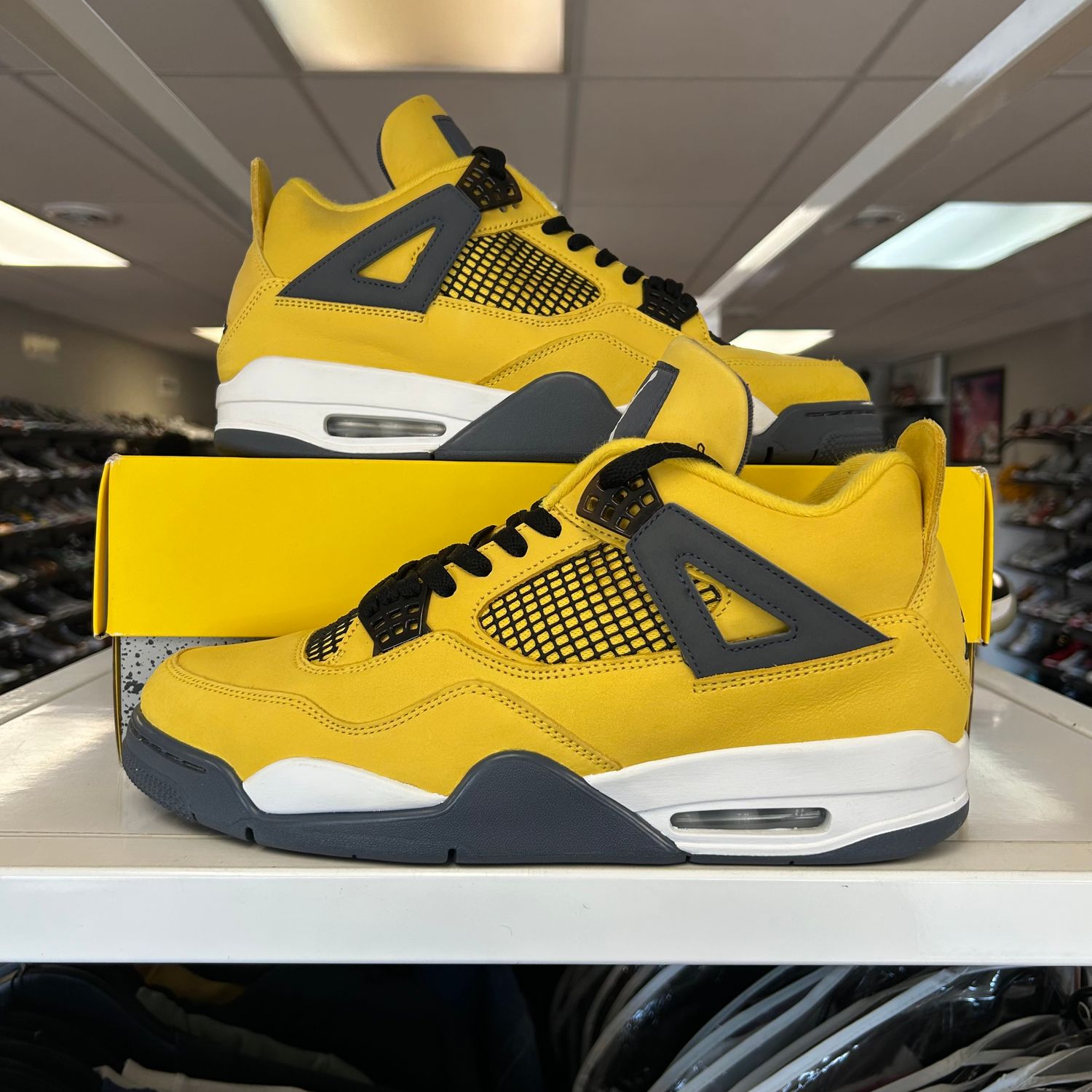 PO2 AIR JORDAN 4 RETRO LIGHTNING (2021) SIZE 12