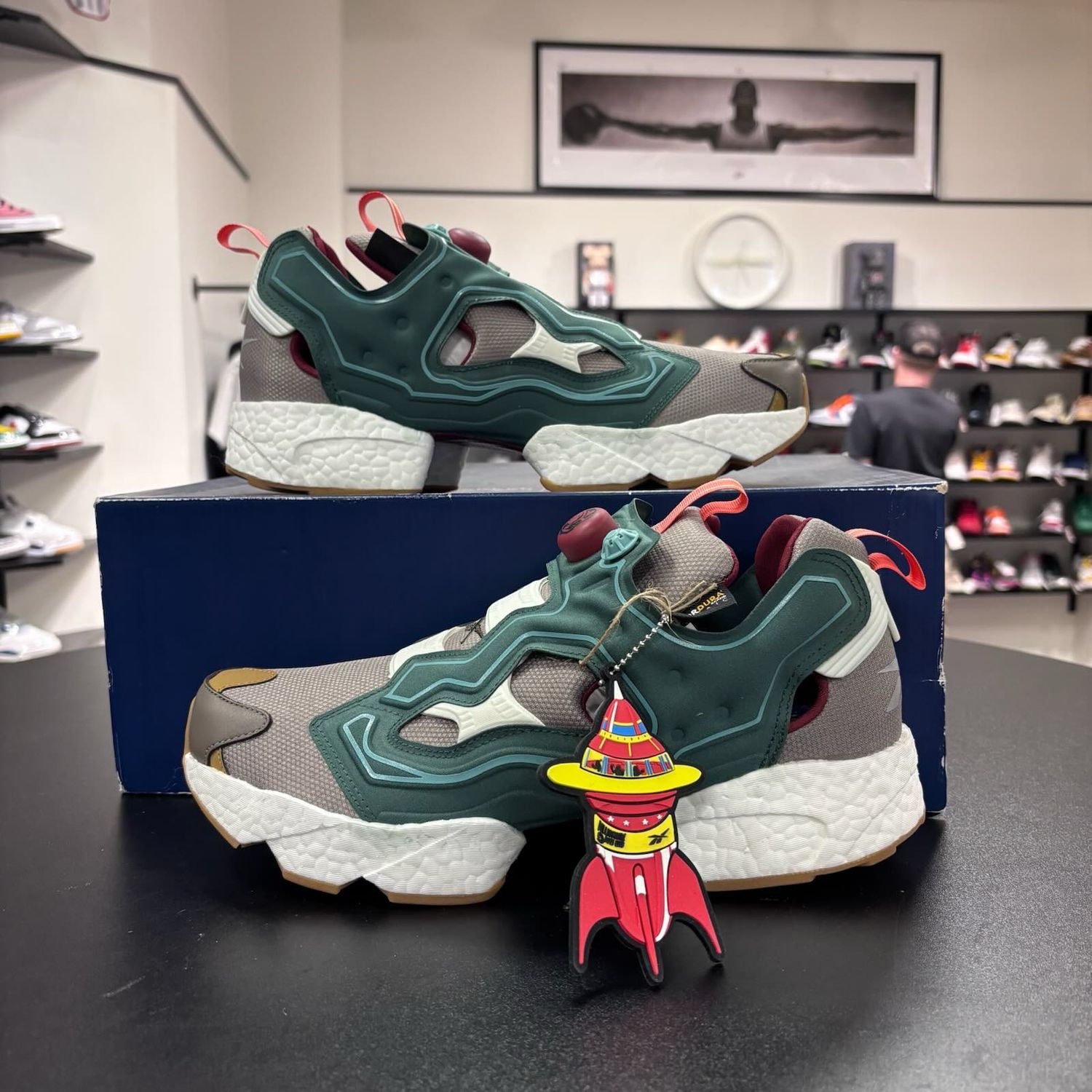 NEW REEBOK ADIDAS INSTAPUMP FURY BOOST BBC SIZE 11