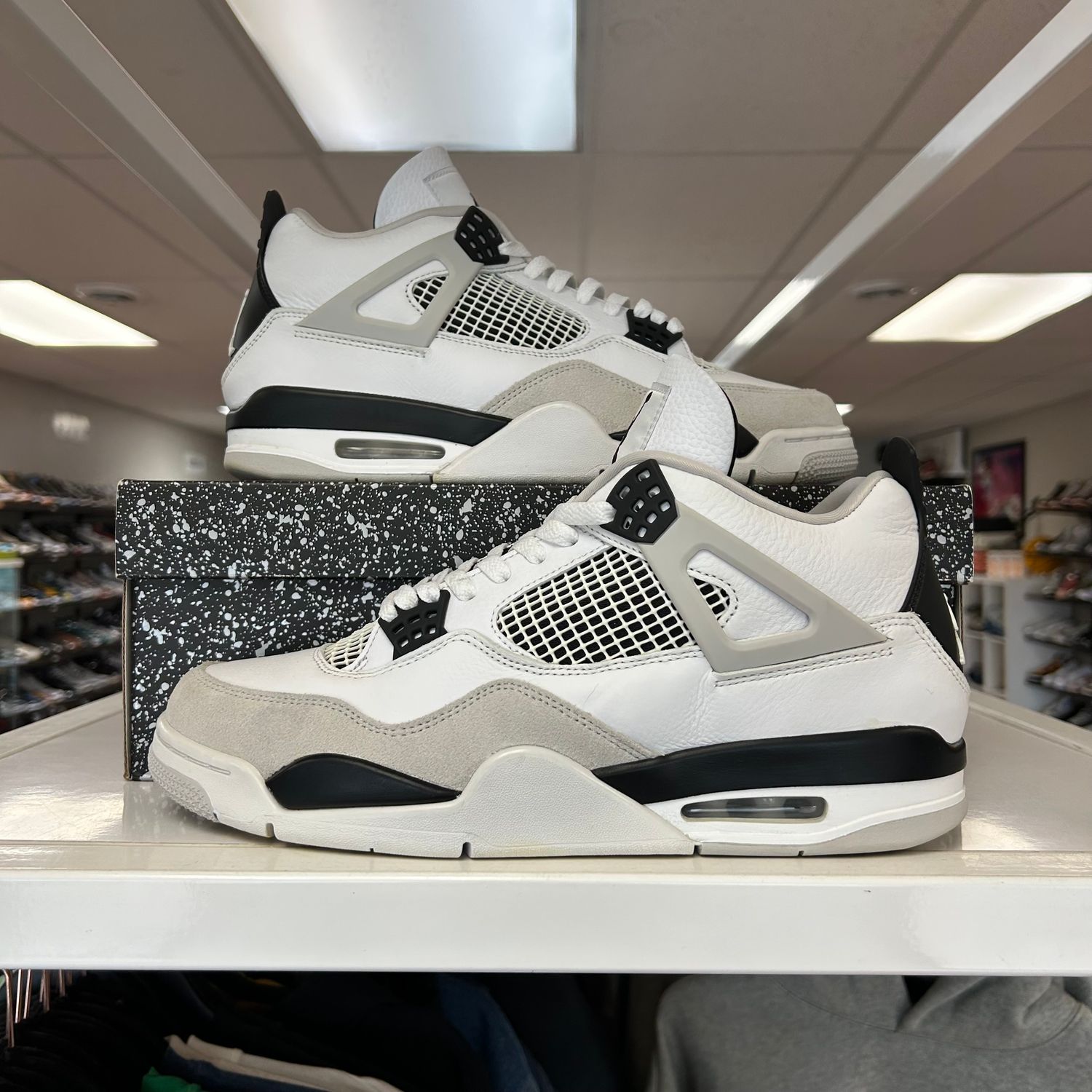 PO AIR JORDAN 4 RETRO MILITARY BLACK SIZE 11.5