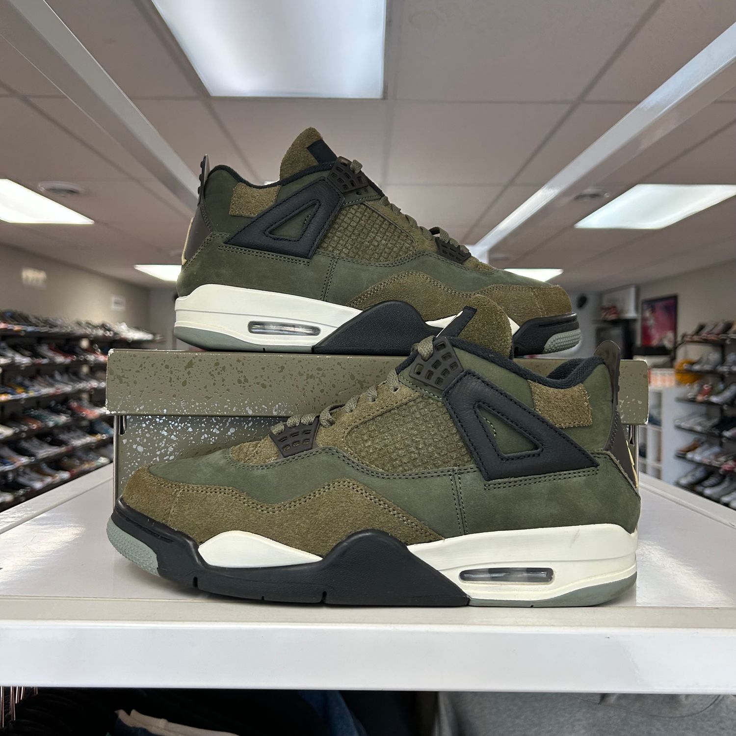 PO4 AIR JORDAN 4 CRAFT OLIVE SIZE 10.5