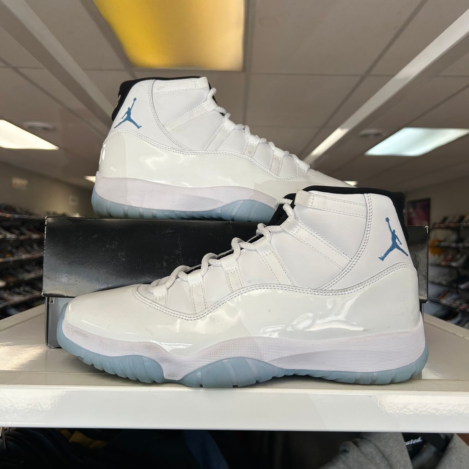 PO3 AIR JORDAN 11 LEGEND BLUE SIZE 11.5