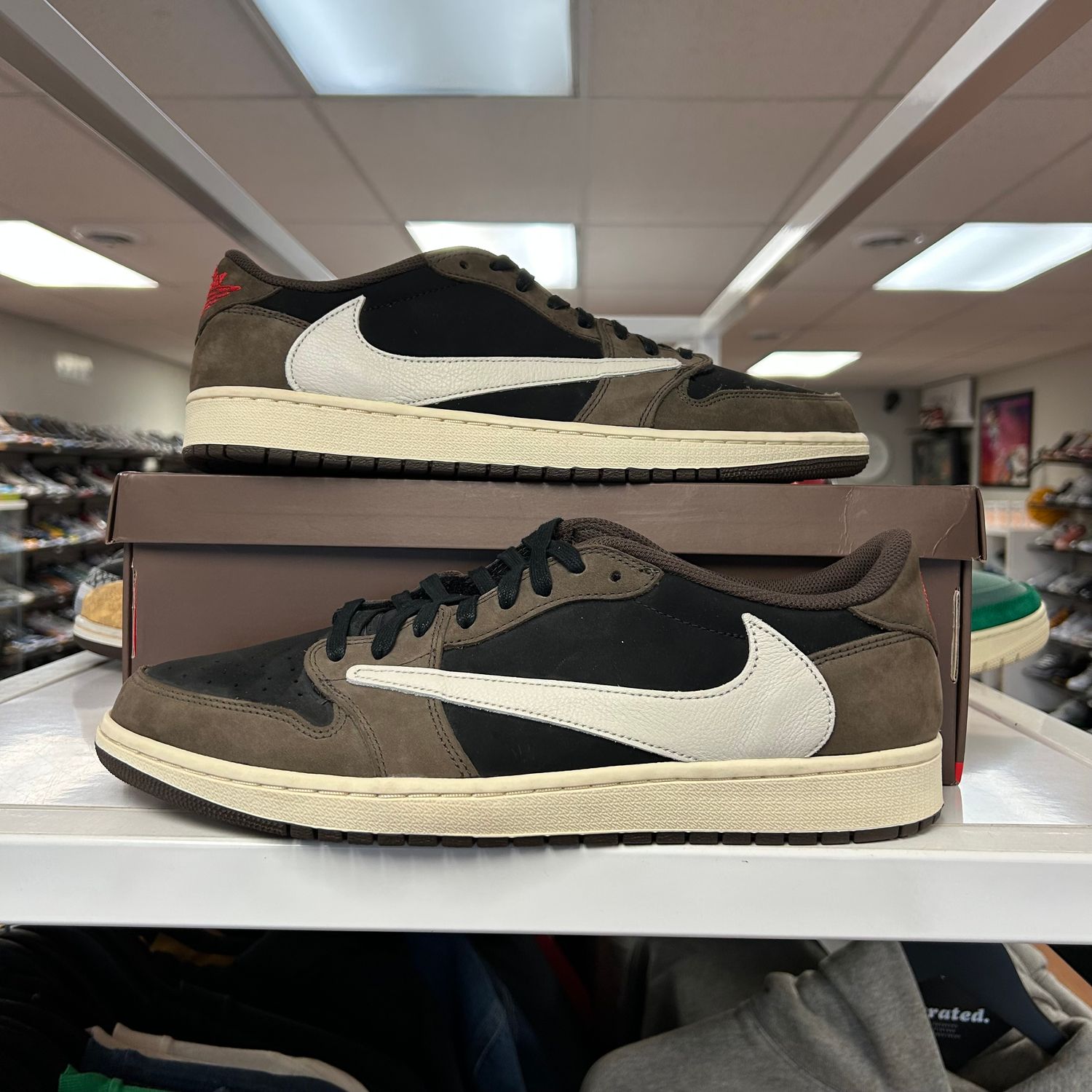 PO2 AIR JORDAN 1 LOW TRAVIS SCOTT MOCHA SIZE 13