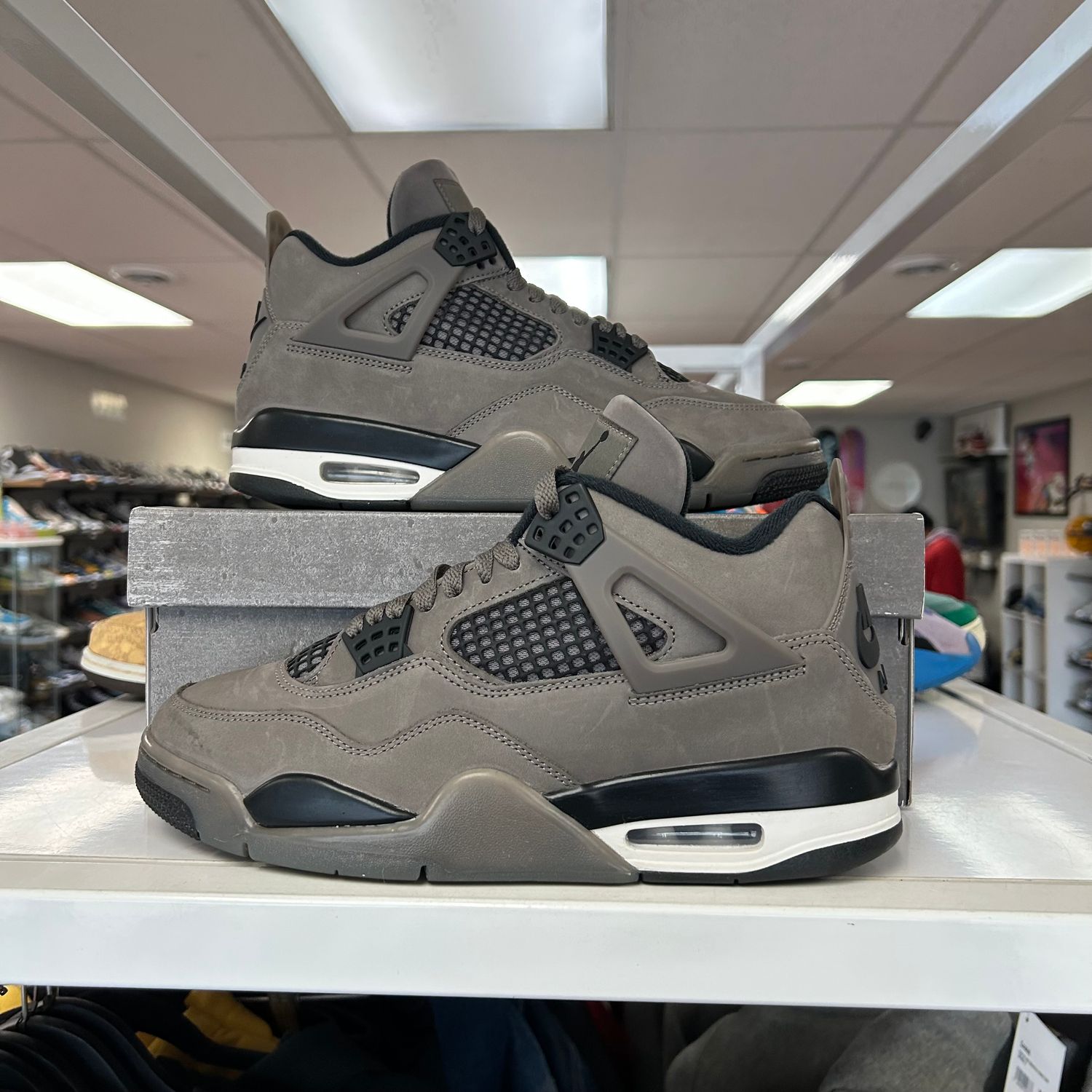 PO AIR JORDAN 4 RETRO CAVE STONE SIZE 9