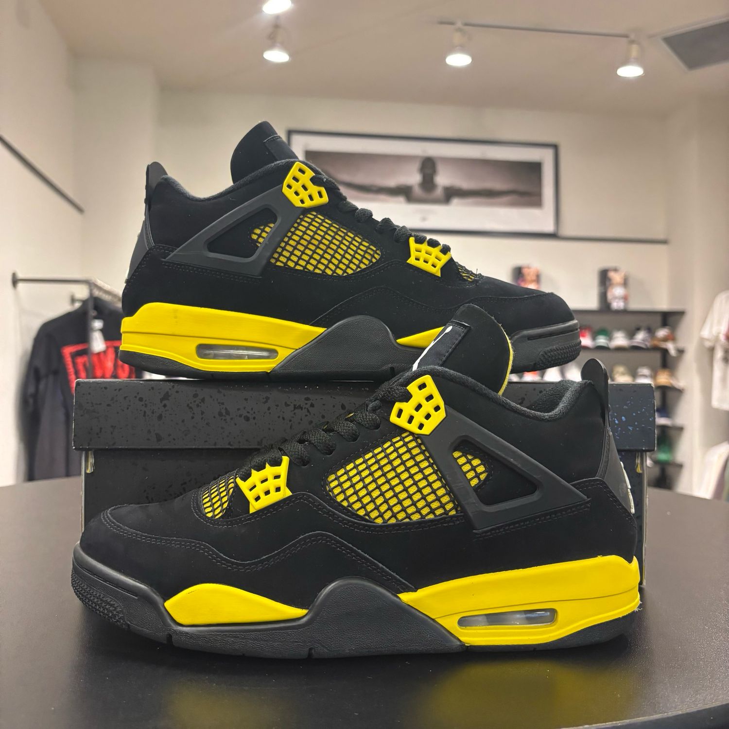 PO5 AIR JORDAN 4 THUNDER (2023) SIZE 10.5