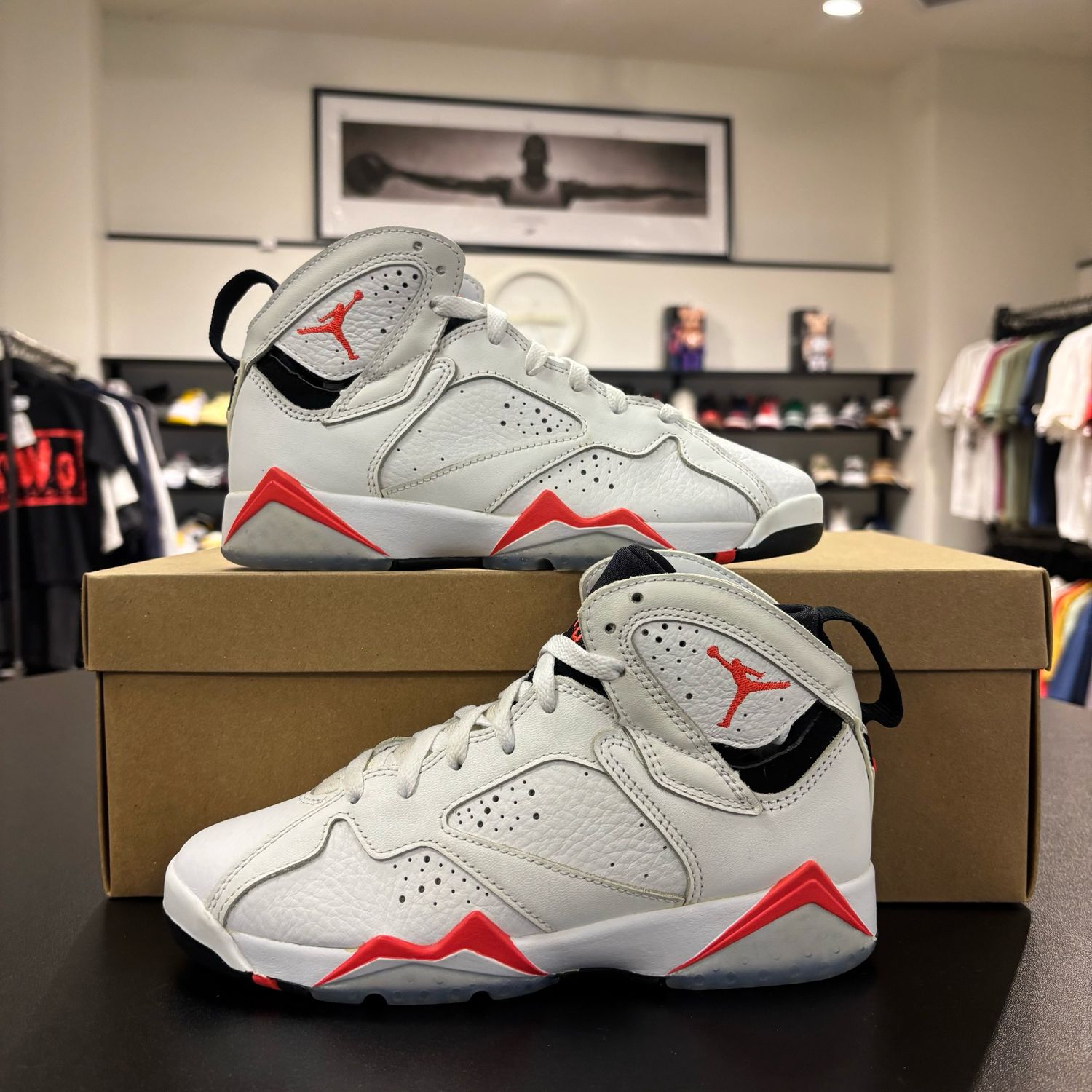 PO NB AIR JORDAN 7 WHITE INFRARED SIZE 4