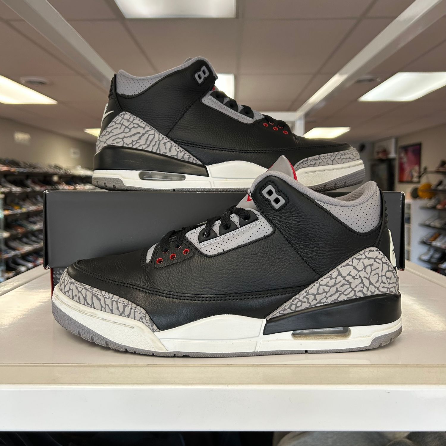 PO AIR JORDAN 3 BLACK CEMENT (2024) SIZE 10