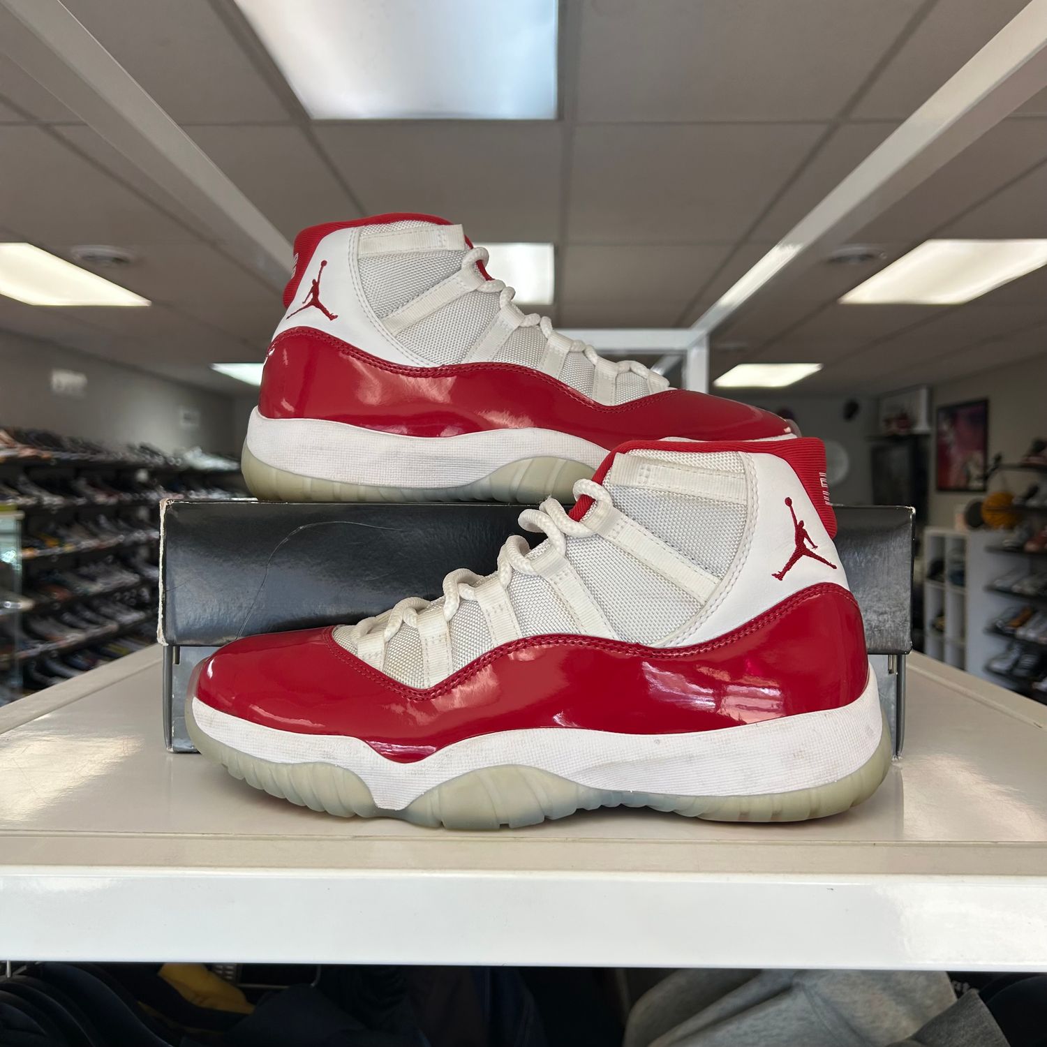 PO3 AIR JORDAN 11 CHERRY SIZE 8.5