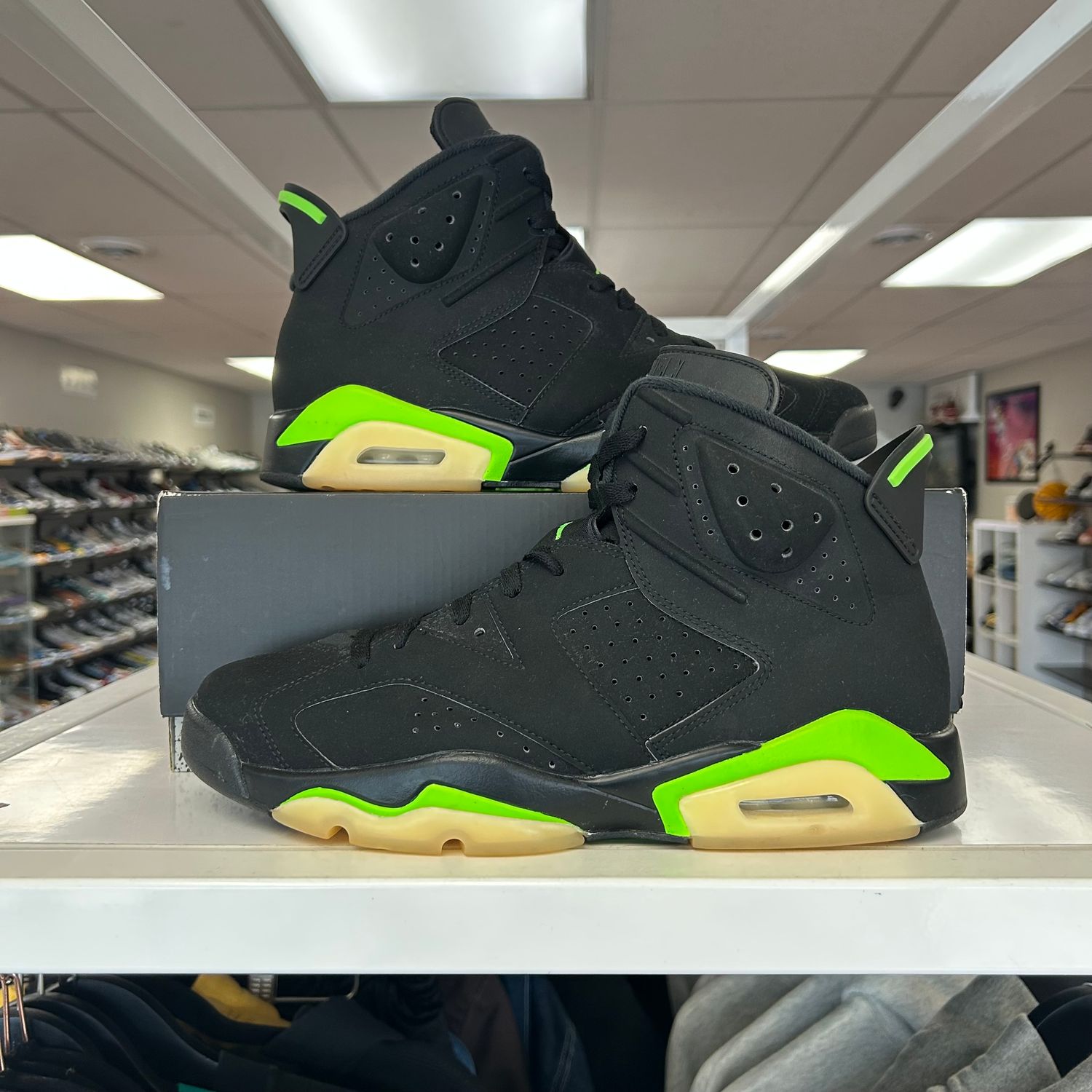 PO AIR JORDAN 6 RETRO ELECTRIC GREEN SIZE 10.5