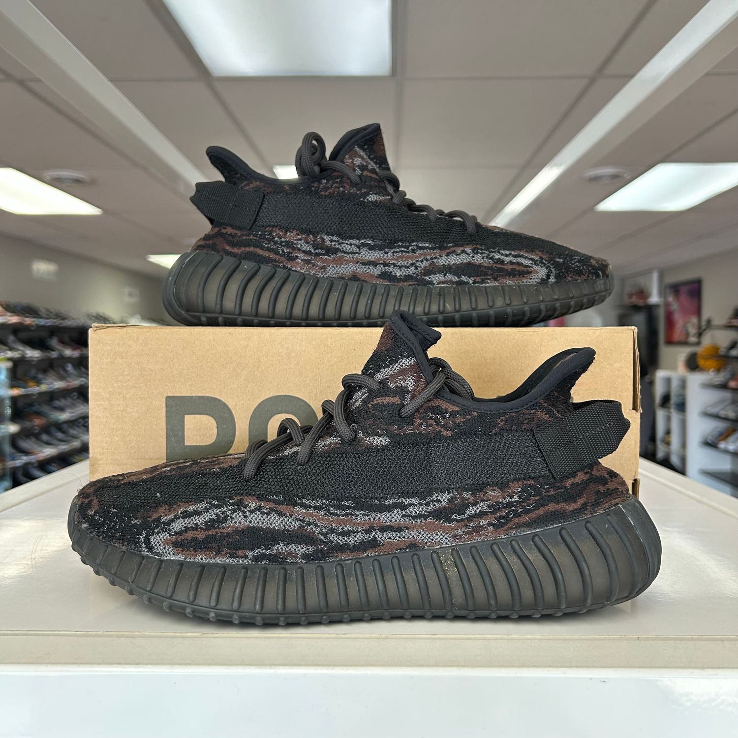 PO ADIDAS YEEZY BOOST 350 V2 MX ROCK SIZE 8.5