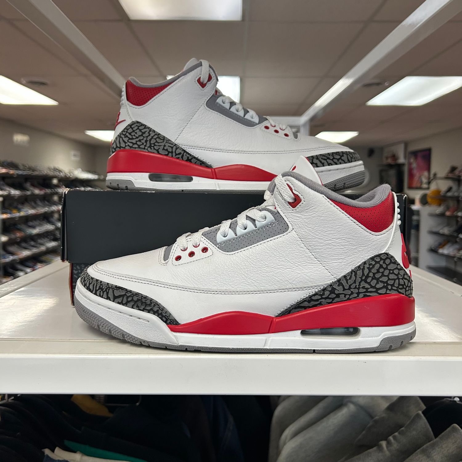 PO AIR JORDAN 3 RETRO FIRE RED (2022) SIZE 9.5