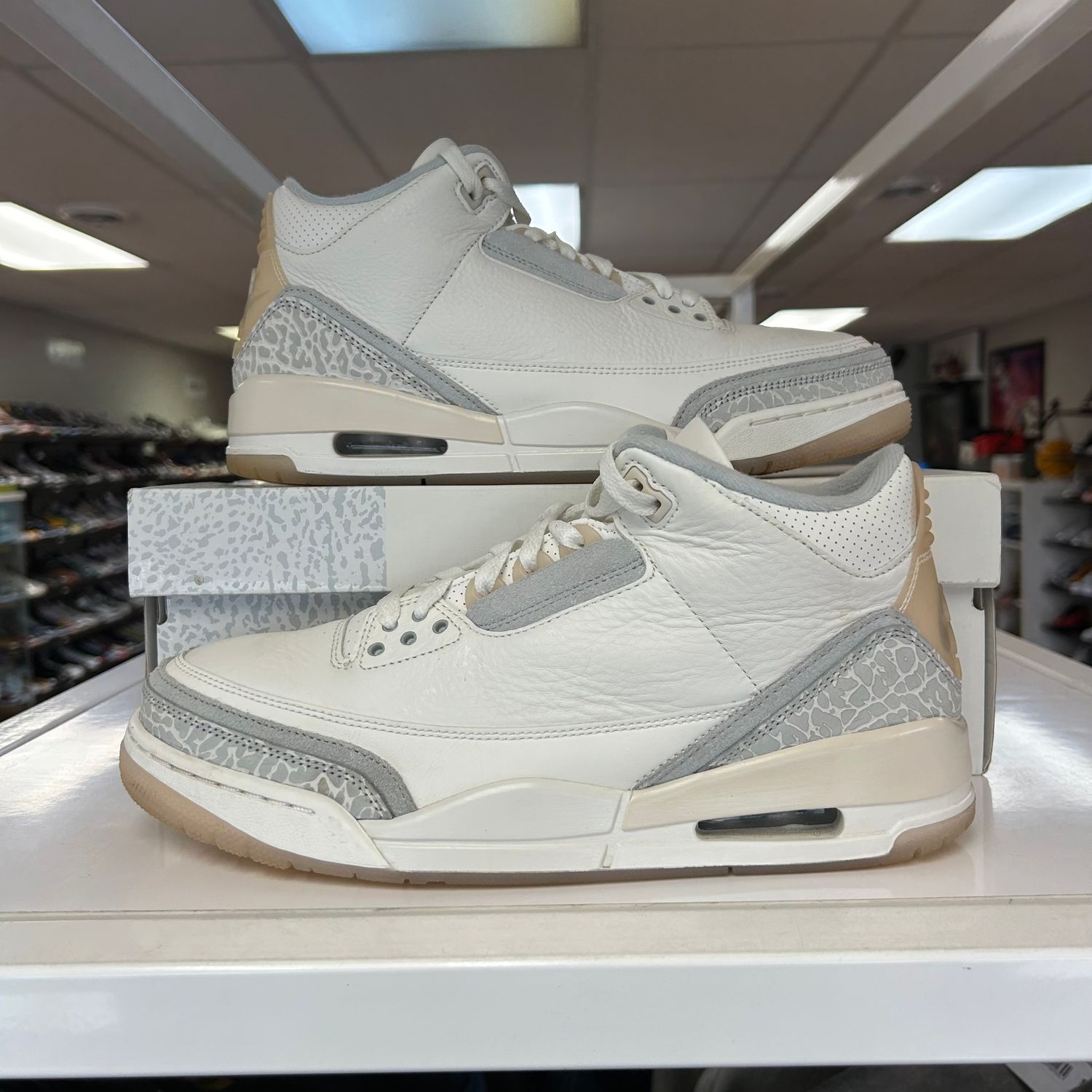 PO AIR JORDAN 3 RETRO CRAFT IVORY SIZE 10