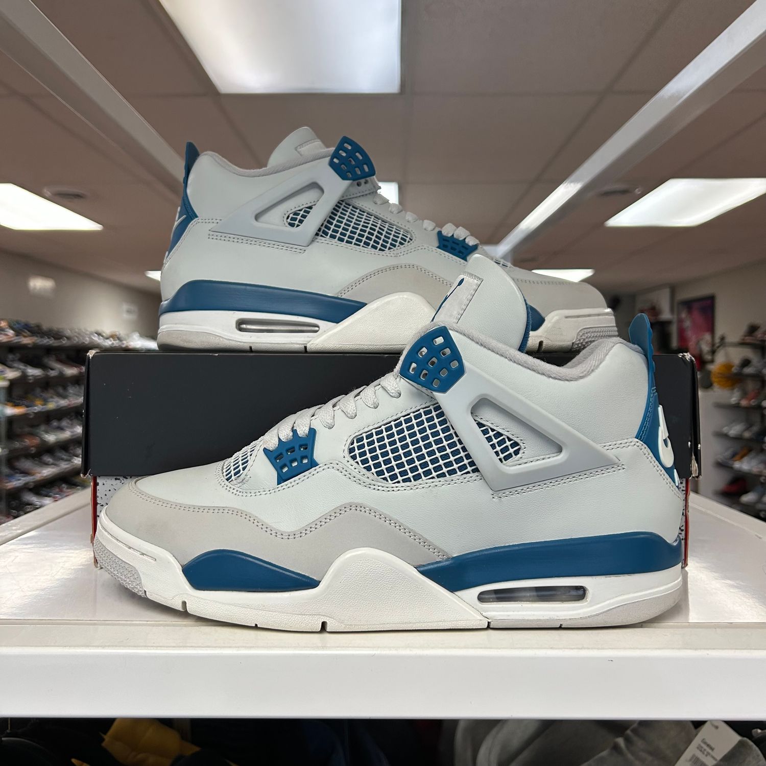 PO2 AIR JORDAN 4 MILITARY BLUE SIZE 12