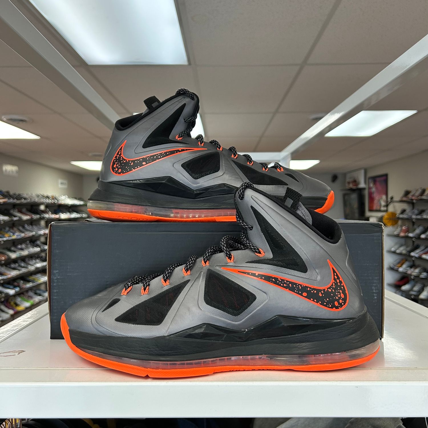 PO NIKE LEBRON 10 LAVA SIZE 12