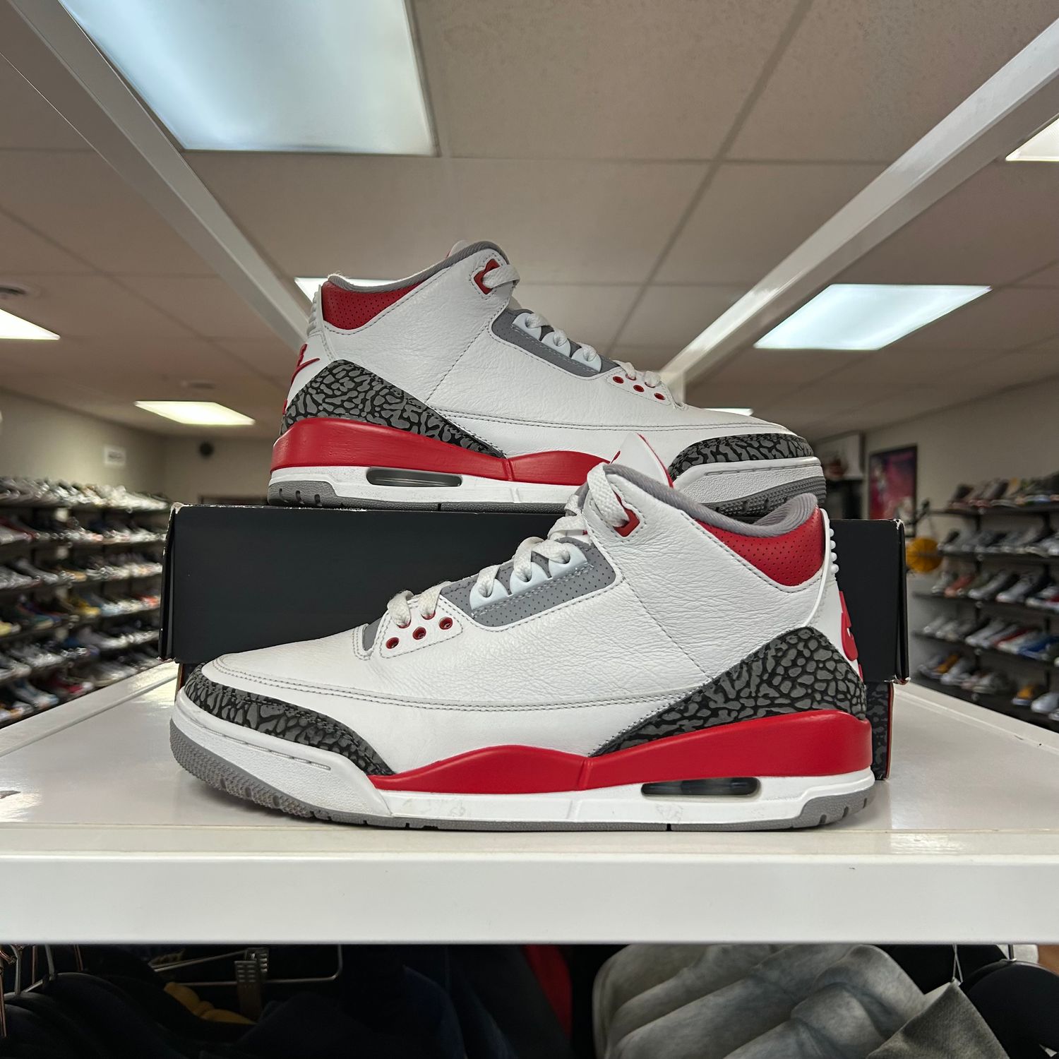 PO2 AIR JORDAN 3 RETRO FIRE RED (2022) SIZE 9.5