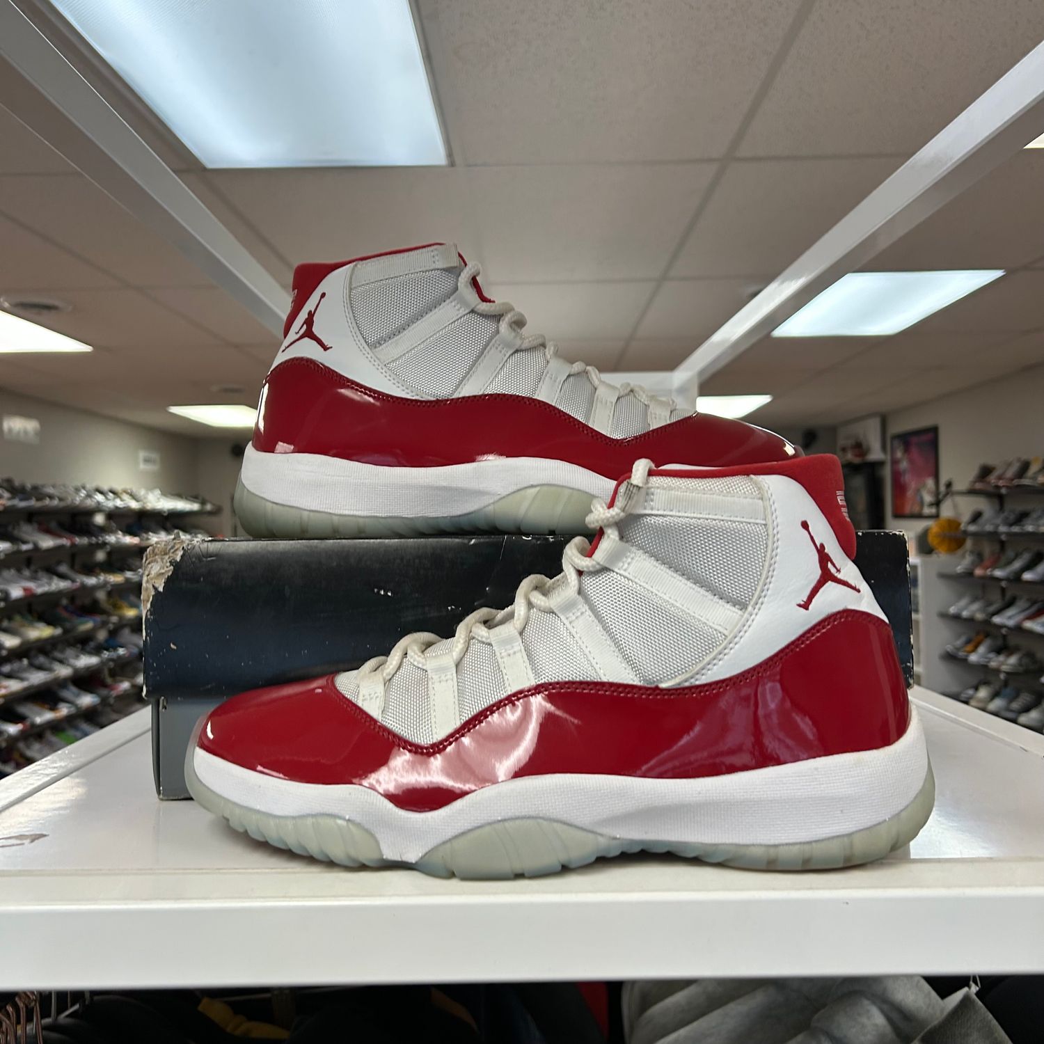 PO AIR JORDAN 11 RETRO CHERRY (2022) SIZE 12