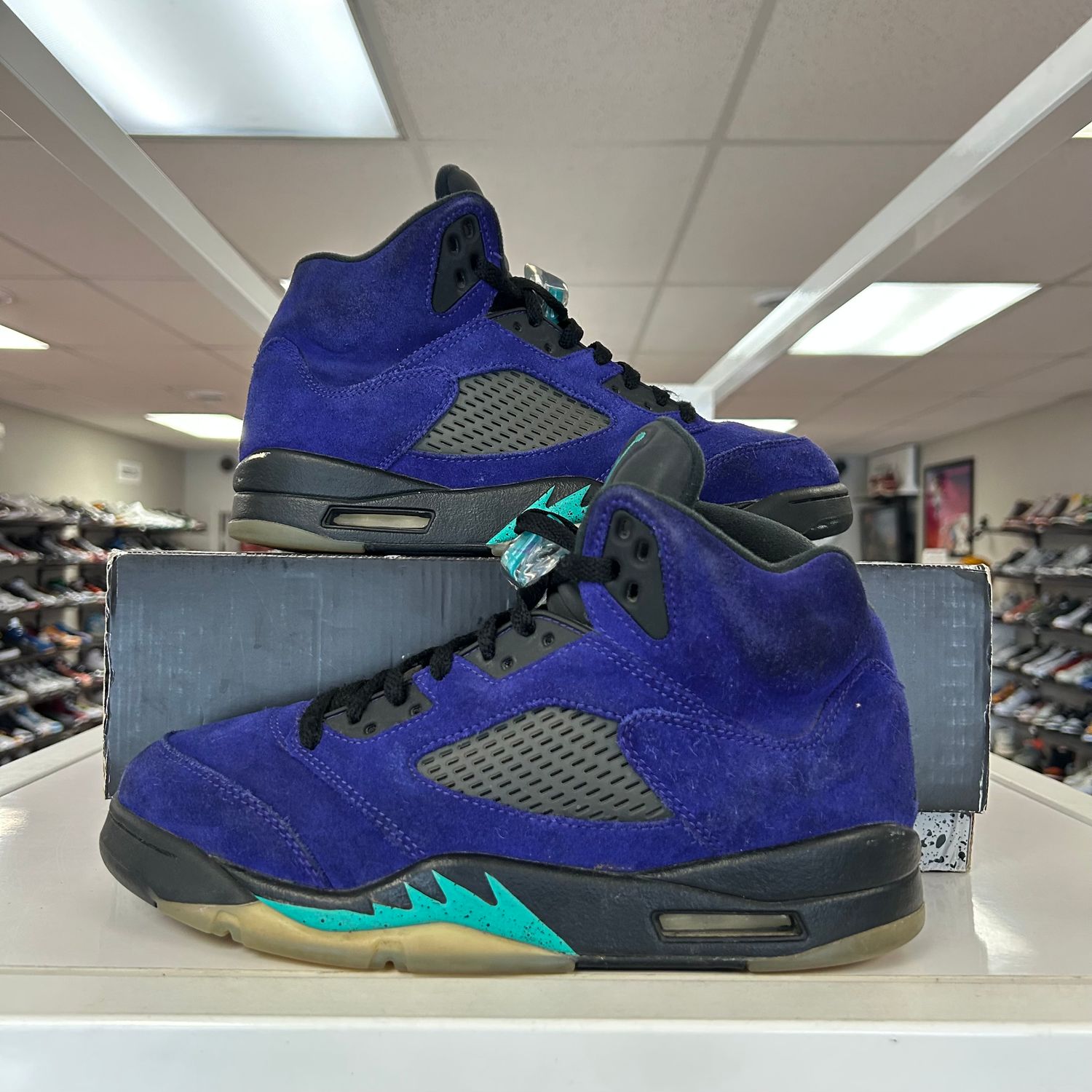 PO AIR JORDAN 5 RETRO ALTERNATE GRAPE SIZE 8.5