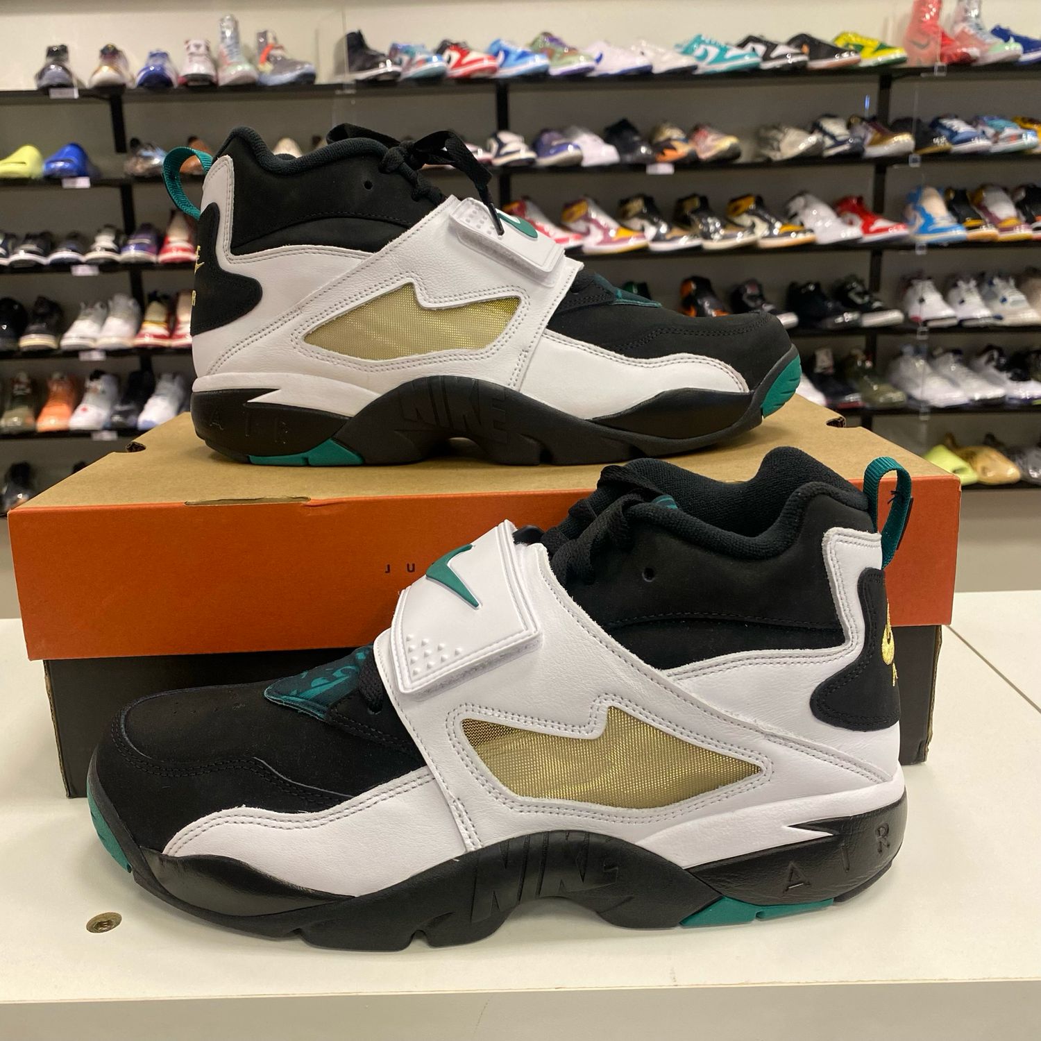 NEW DB NIKE AIR DIAMOND TURF EMERALD SIZE 12