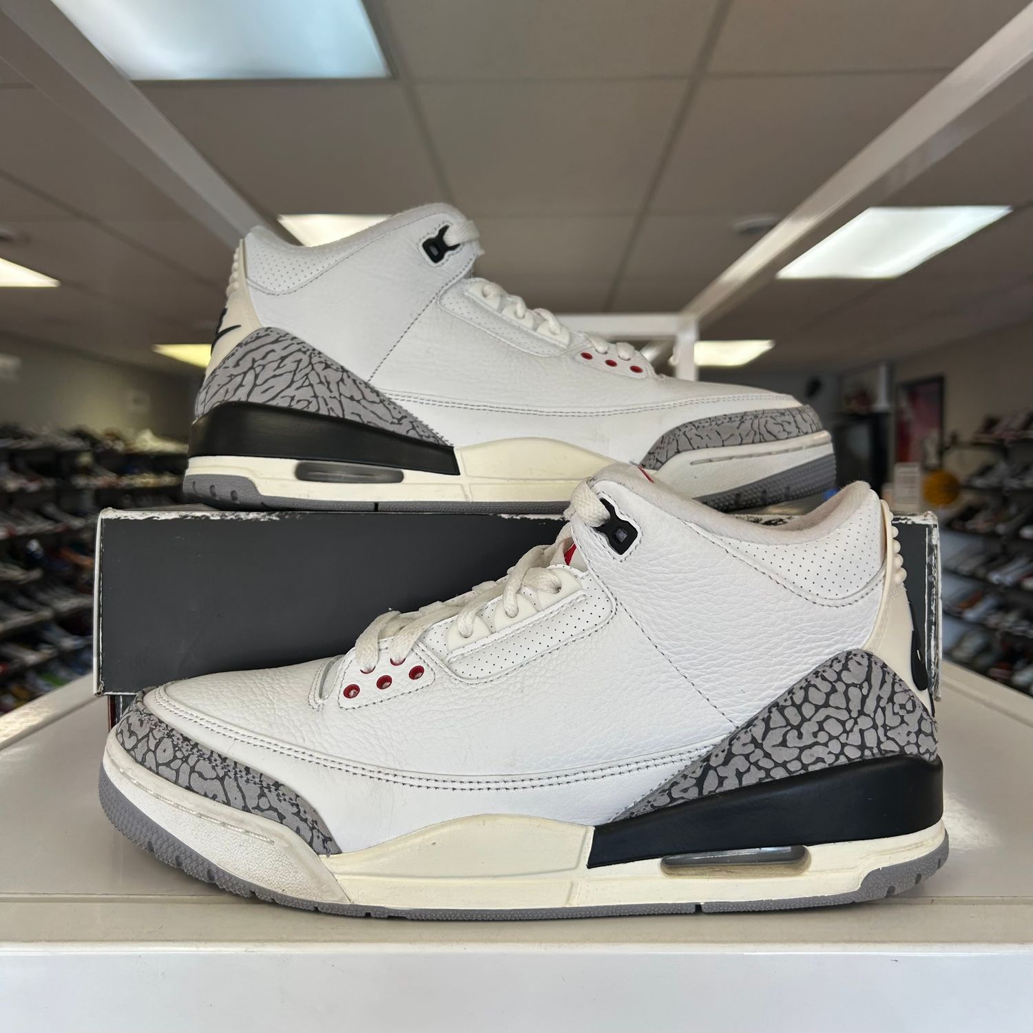 PO4 AIR JORDAN 3 WHITE CEMENT REIMAGINED SIZE 10