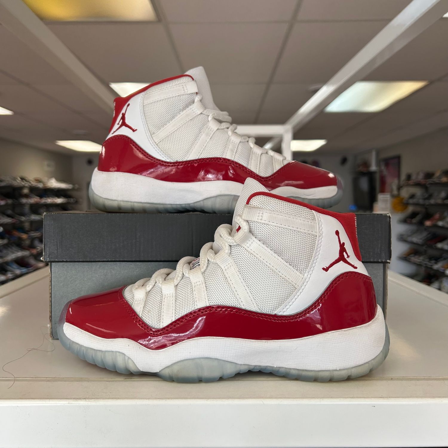 PO AIR JORDAN 11 RETRO CHERRY (2022) (GS) SIZE 4Y