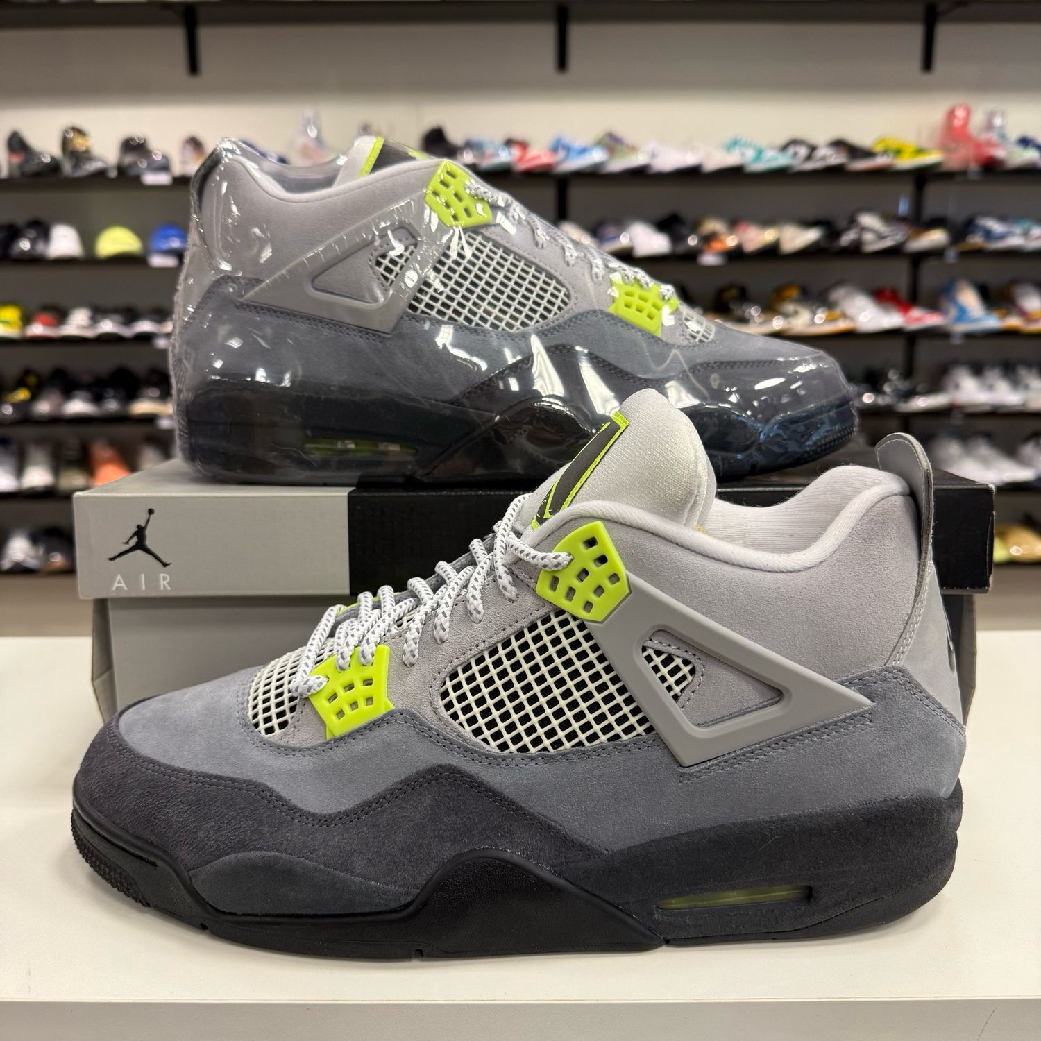 NEW AIR JORDAN 4 RETRO SE 95 NEON